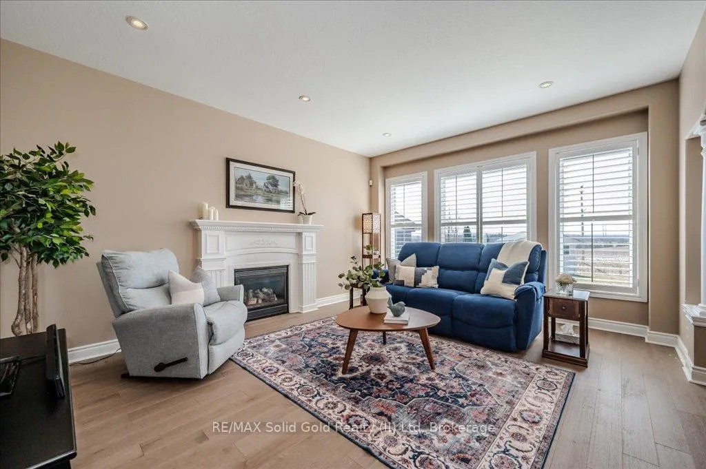 Photo 17 of 449 Kelso Drive, Waterloo — HOMEH
