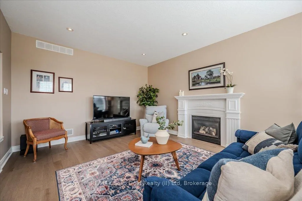 Photo 20 of 449 Kelso Drive, Waterloo — HOMEH