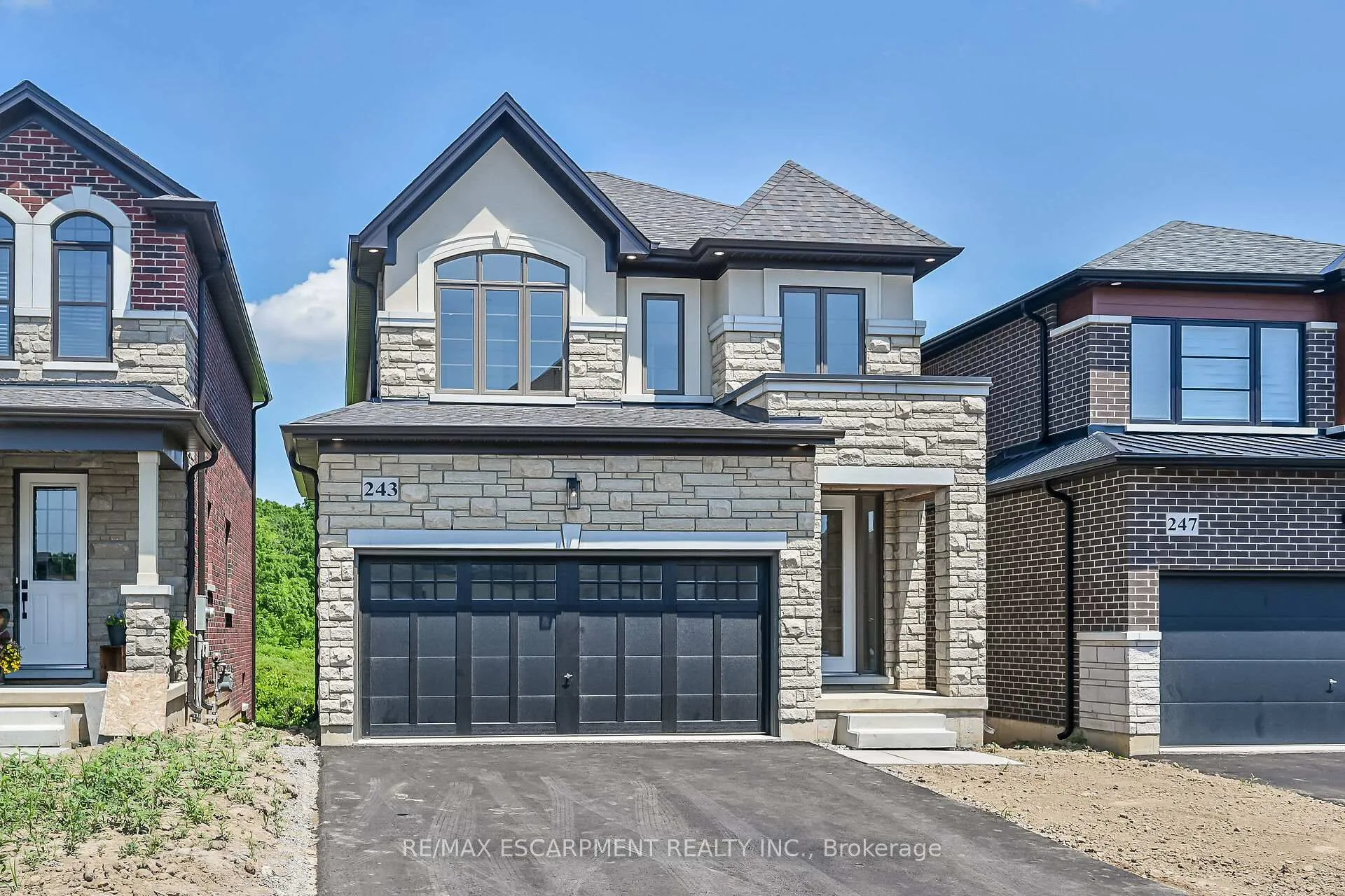 Photo 1 of 243 Alessio Drive, Hamilton, Sheldon — HOMEH