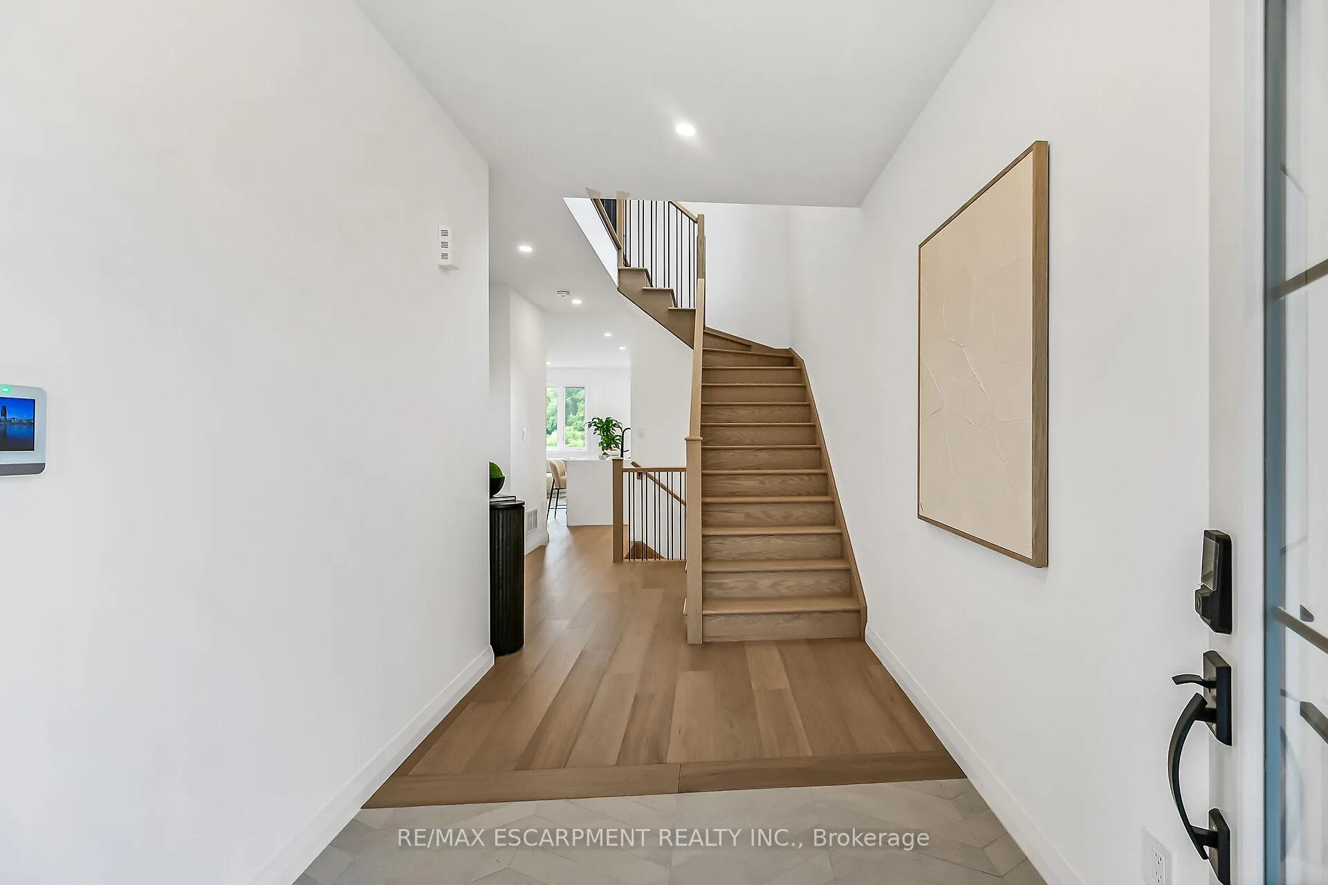 Photo 4 of 243 Alessio Drive, Hamilton, Sheldon — HOMEH