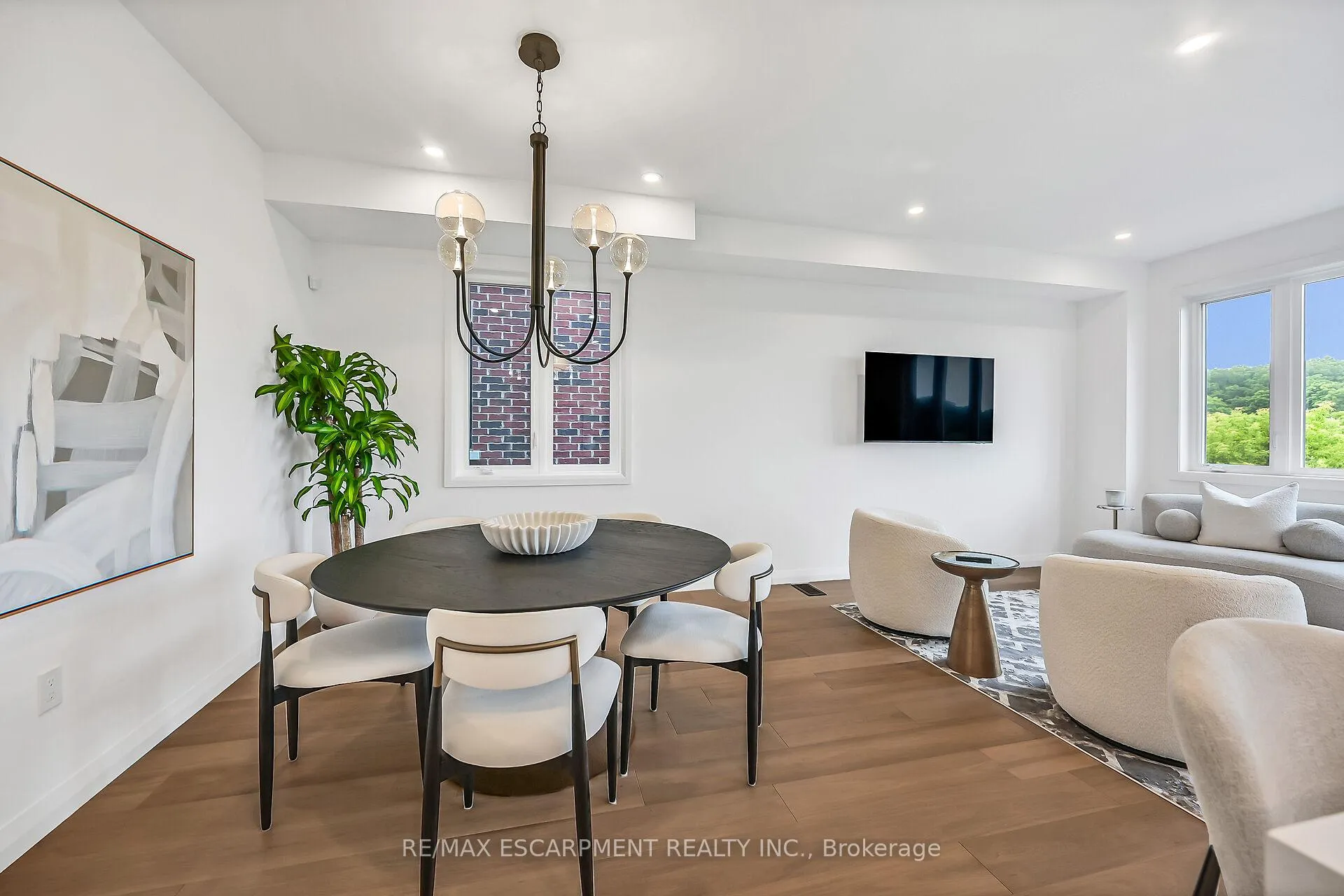 Photo 16 of 243 Alessio Drive, Hamilton, Sheldon — HOMEH
