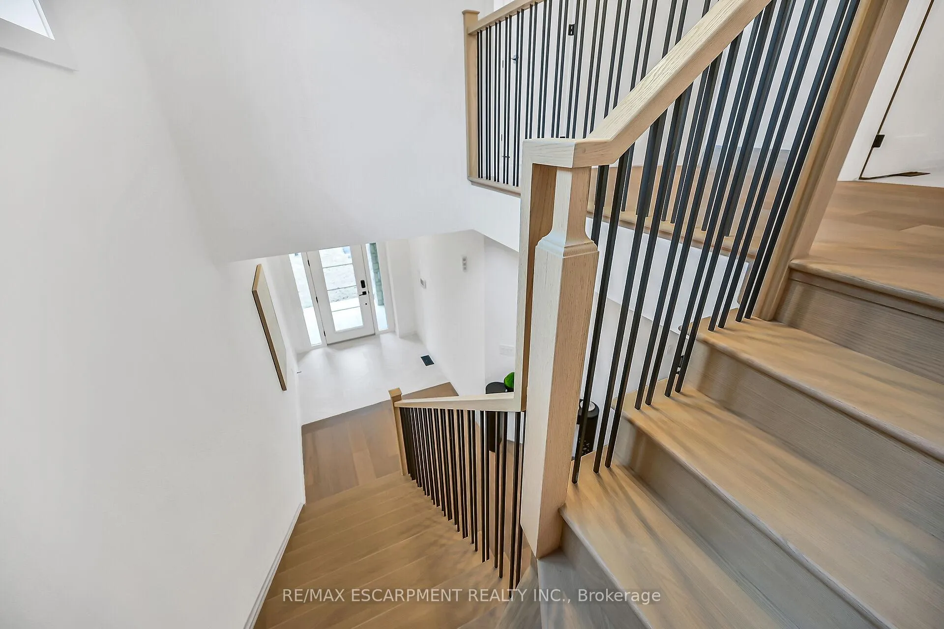 Photo 20 of 243 Alessio Drive, Hamilton, Sheldon — HOMEH
