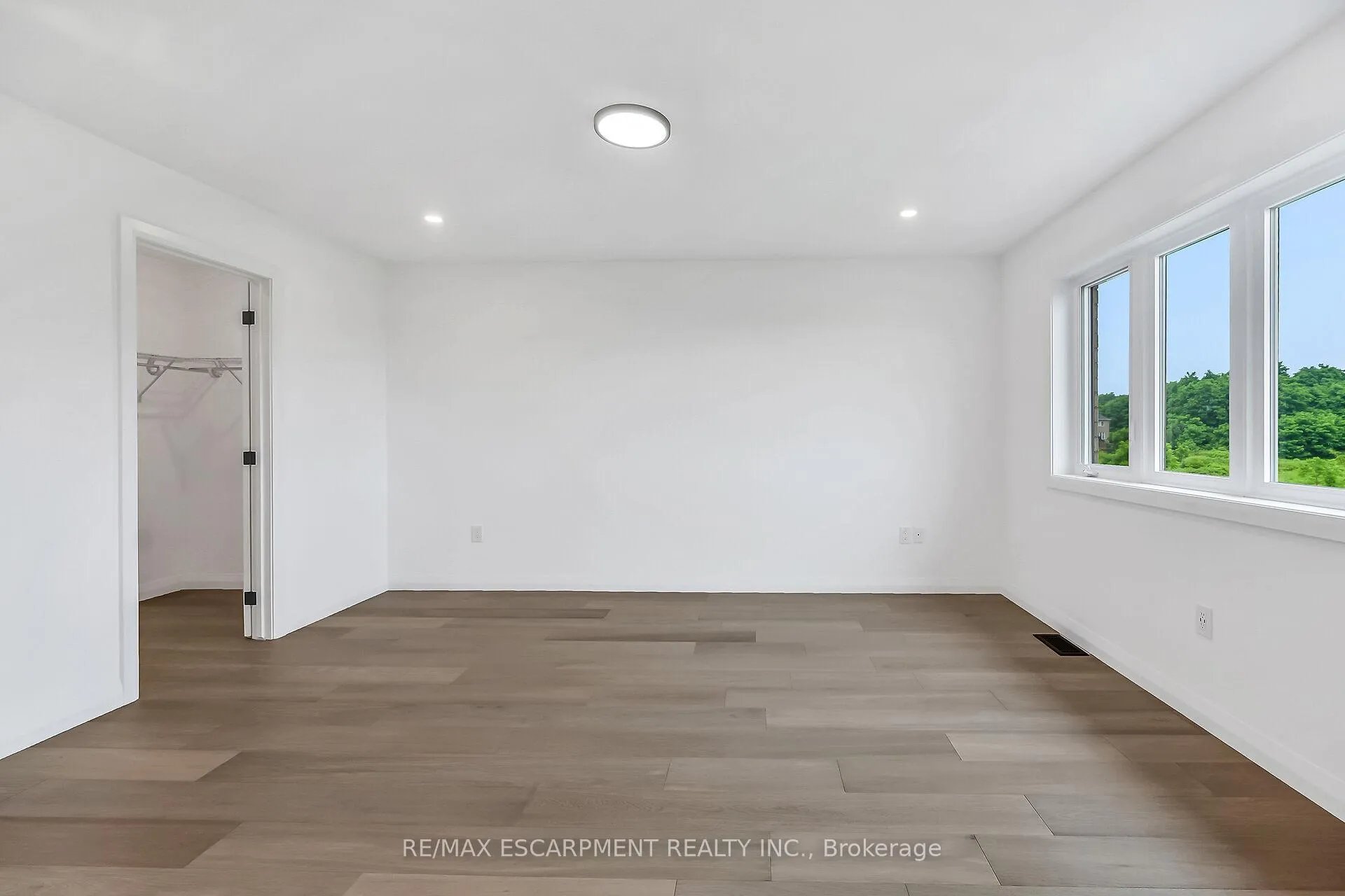 Photo 22 of 243 Alessio Drive, Hamilton, Sheldon — HOMEH