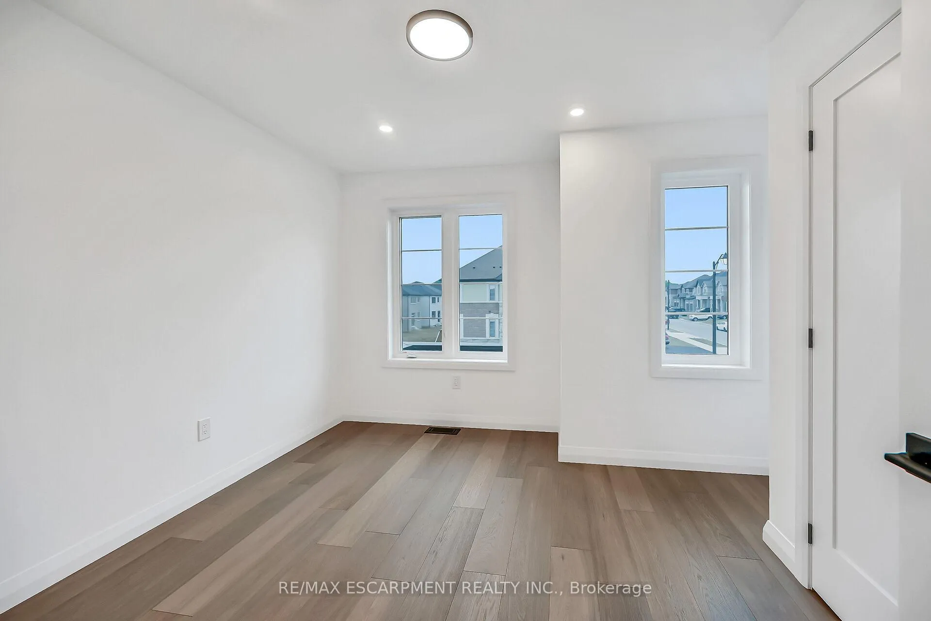 Photo 29 of 243 Alessio Drive, Hamilton, Sheldon — HOMEH