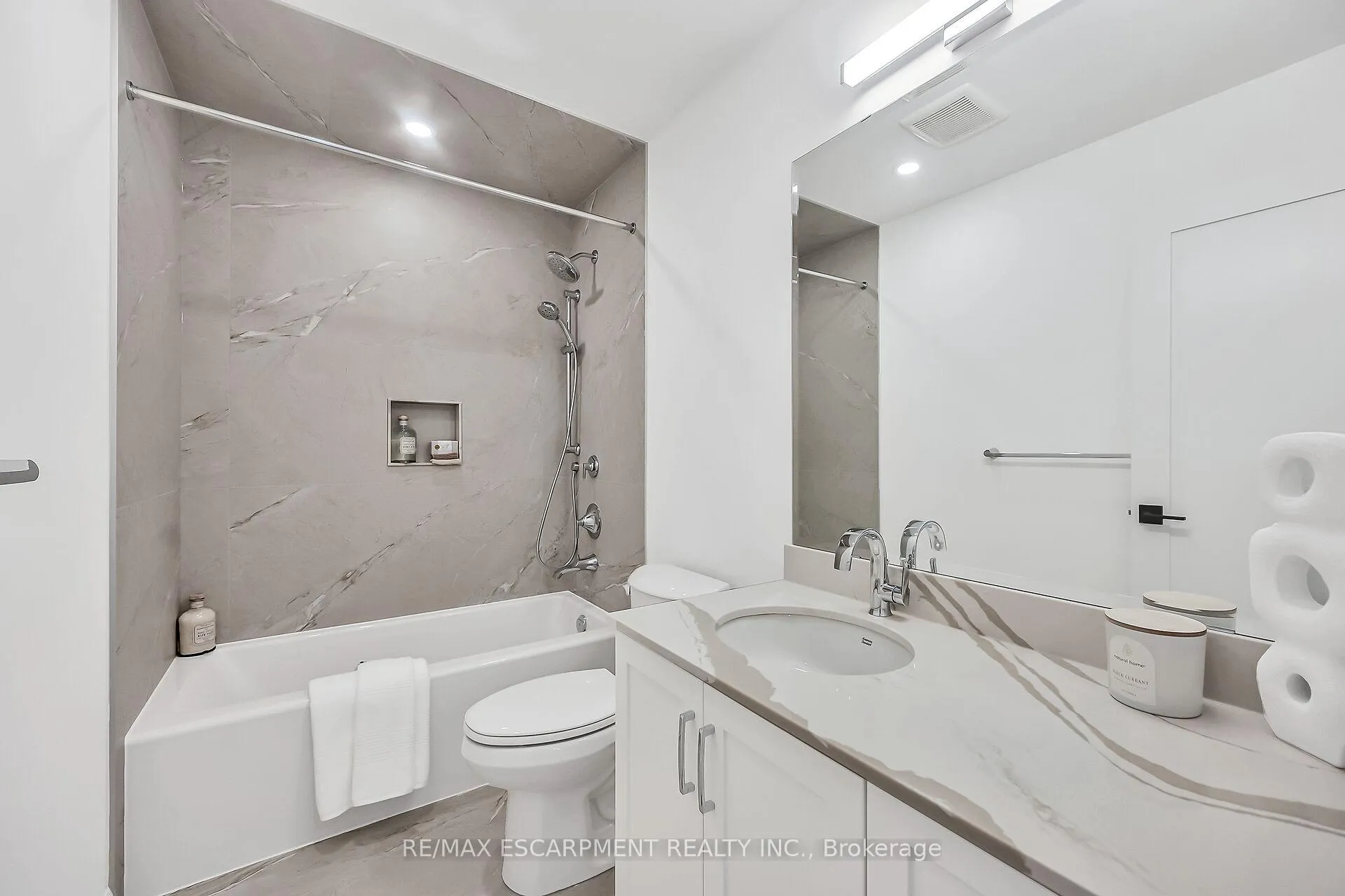 Photo 31 of 243 Alessio Drive, Hamilton, Sheldon — HOMEH