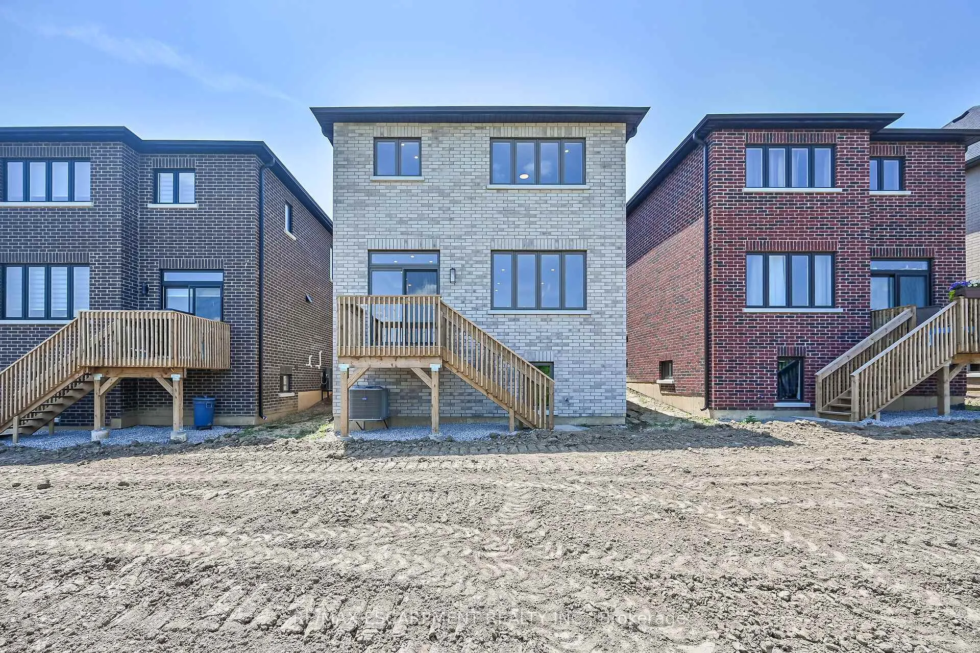 Photo 38 of 243 Alessio Drive, Hamilton, Sheldon — HOMEH
