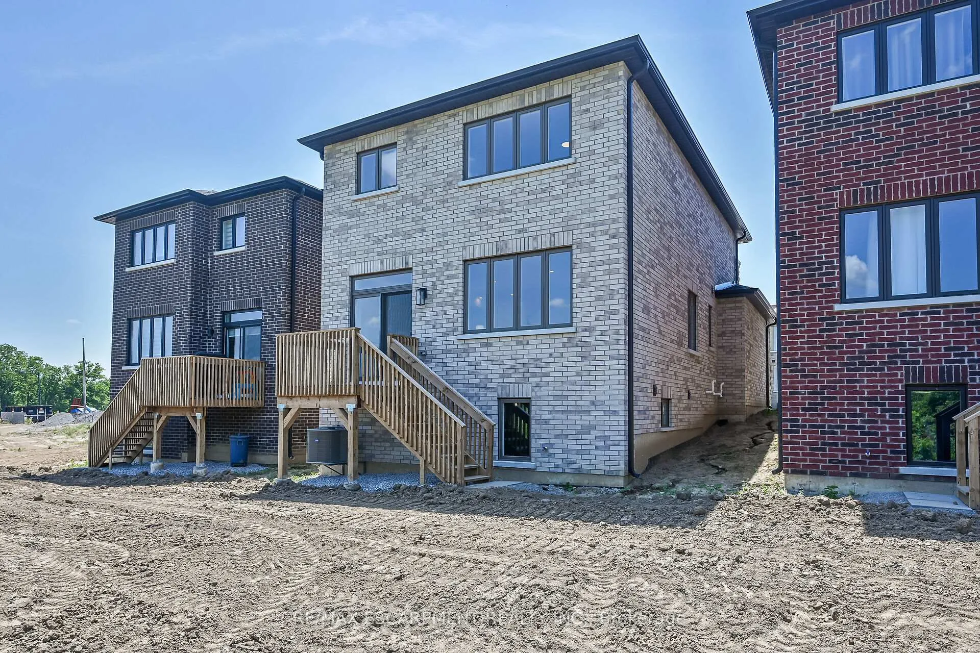 Photo 39 of 243 Alessio Drive, Hamilton, Sheldon — HOMEH