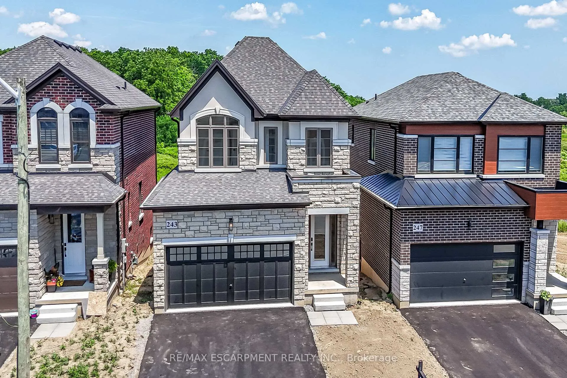 Photo 41 of 243 Alessio Drive, Hamilton, Sheldon — HOMEH