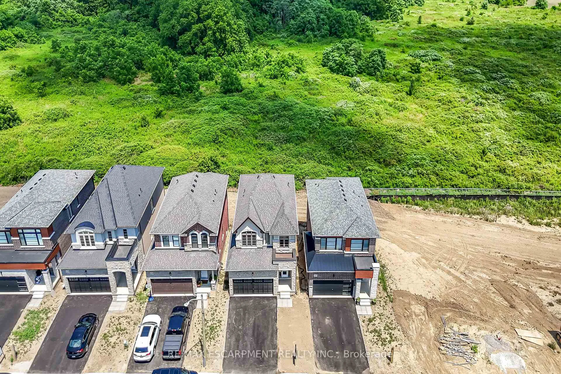 Photo 42 of 243 Alessio Drive, Hamilton, Sheldon — HOMEH