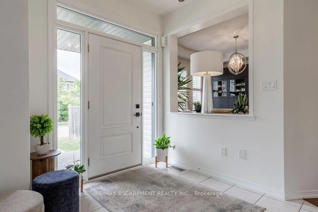 Photo 5 of 44 Fowler Drive, Hamilton, Binbrook — HOMEH