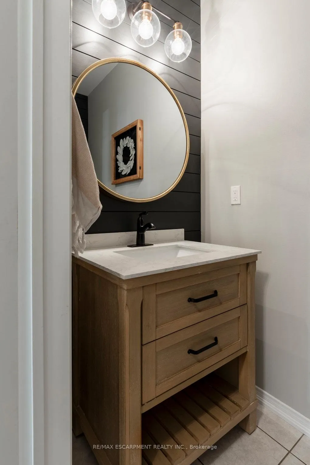 Photo 20 of 44 Fowler Drive, Hamilton, Binbrook — HOMEH