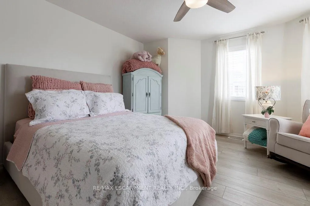 Photo 33 of 44 Fowler Drive, Hamilton, Binbrook — HOMEH