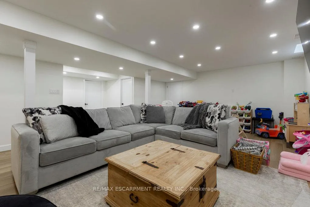 Photo 39 of 44 Fowler Drive, Hamilton, Binbrook — HOMEH