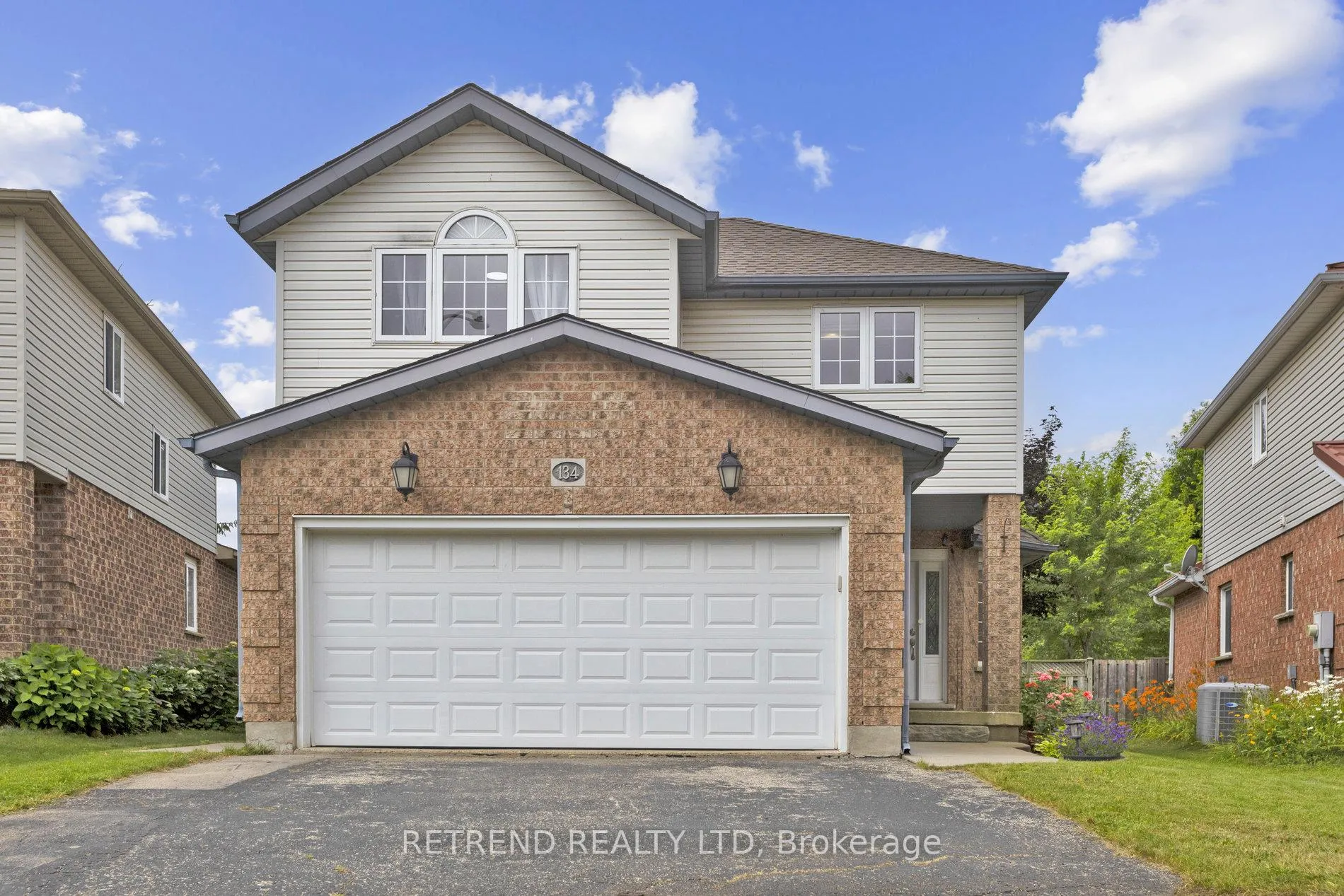 Photo 2 of 134 Queen Charlotte Crescent, Kitchener — HOMEH
