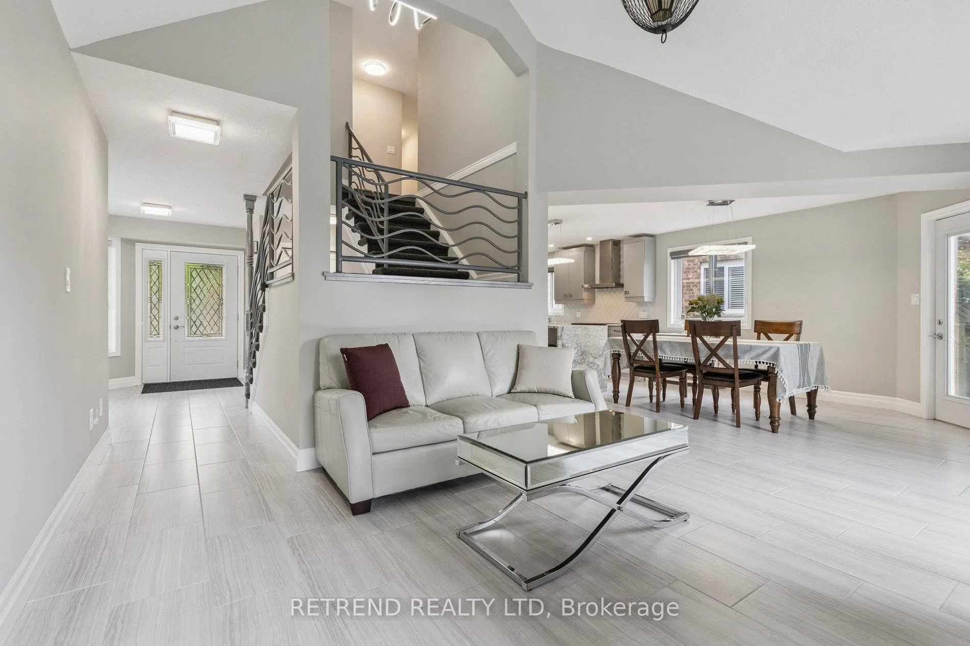 Photo 7 of 134 Queen Charlotte Crescent, Kitchener — HOMEH