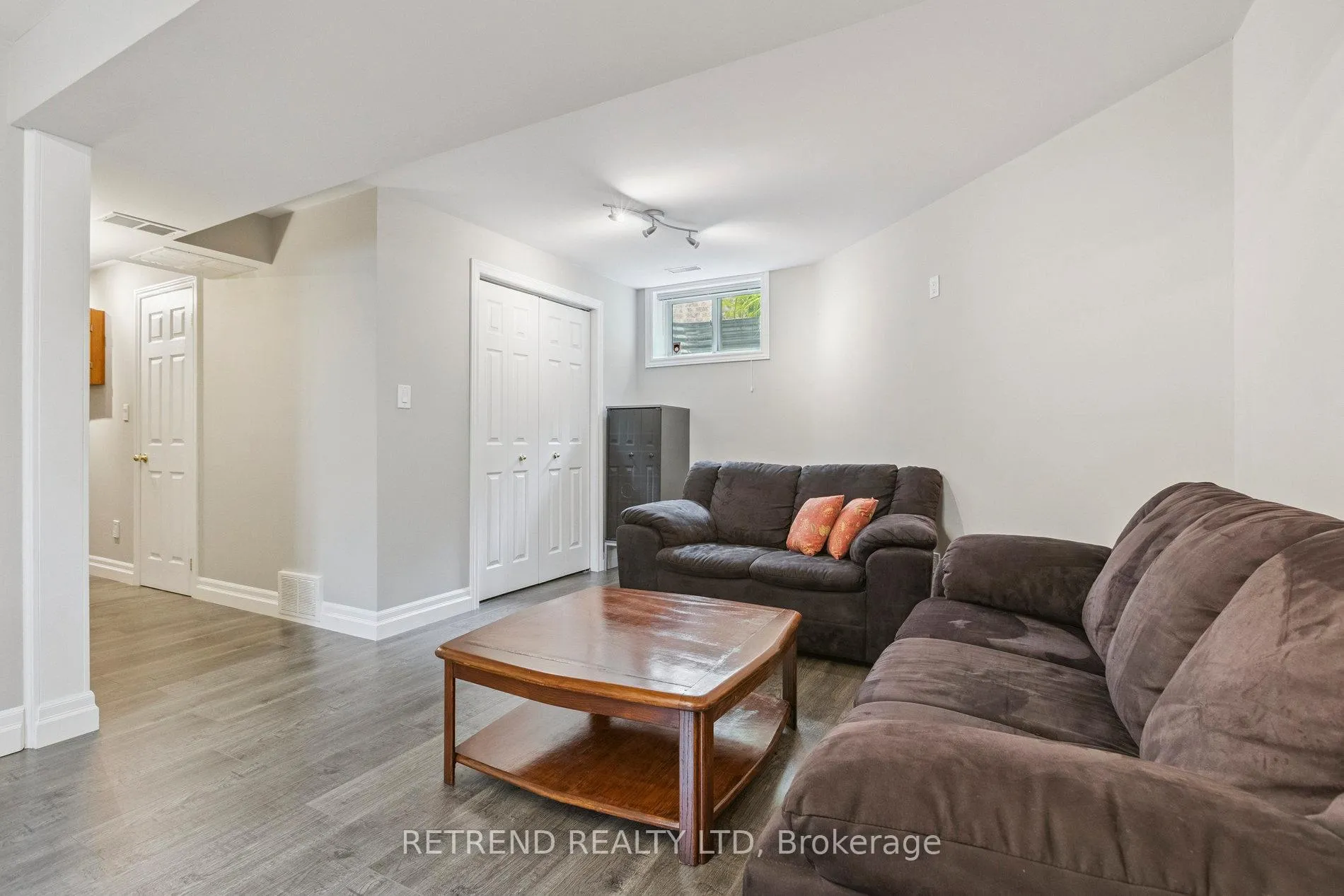 Photo 19 of 134 Queen Charlotte Crescent, Kitchener — HOMEH