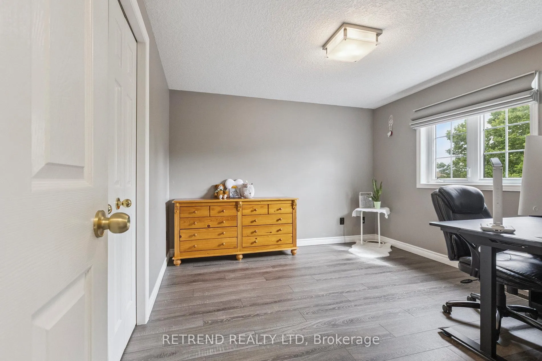 Photo 22 of 134 Queen Charlotte Crescent, Kitchener — HOMEH