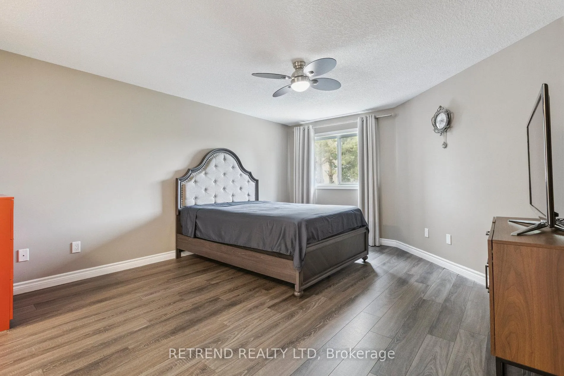 Photo 26 of 134 Queen Charlotte Crescent, Kitchener — HOMEH