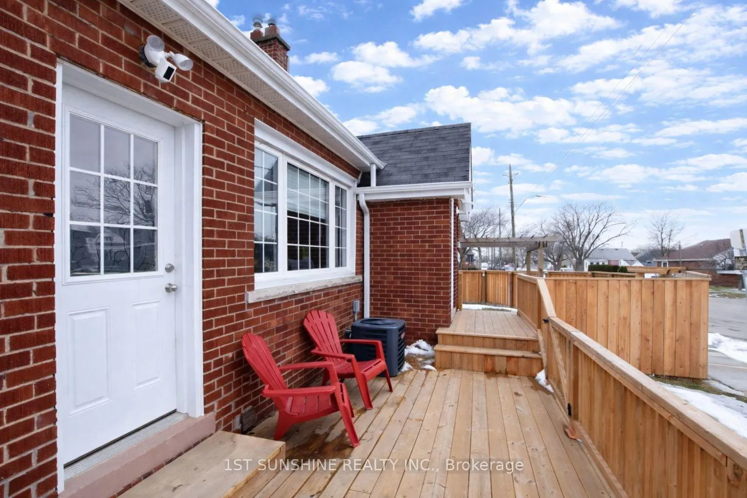 Photo 2 of Unit Upper, 1338 Monterey Avenue, Hamilton, Bartonville — HOMEH