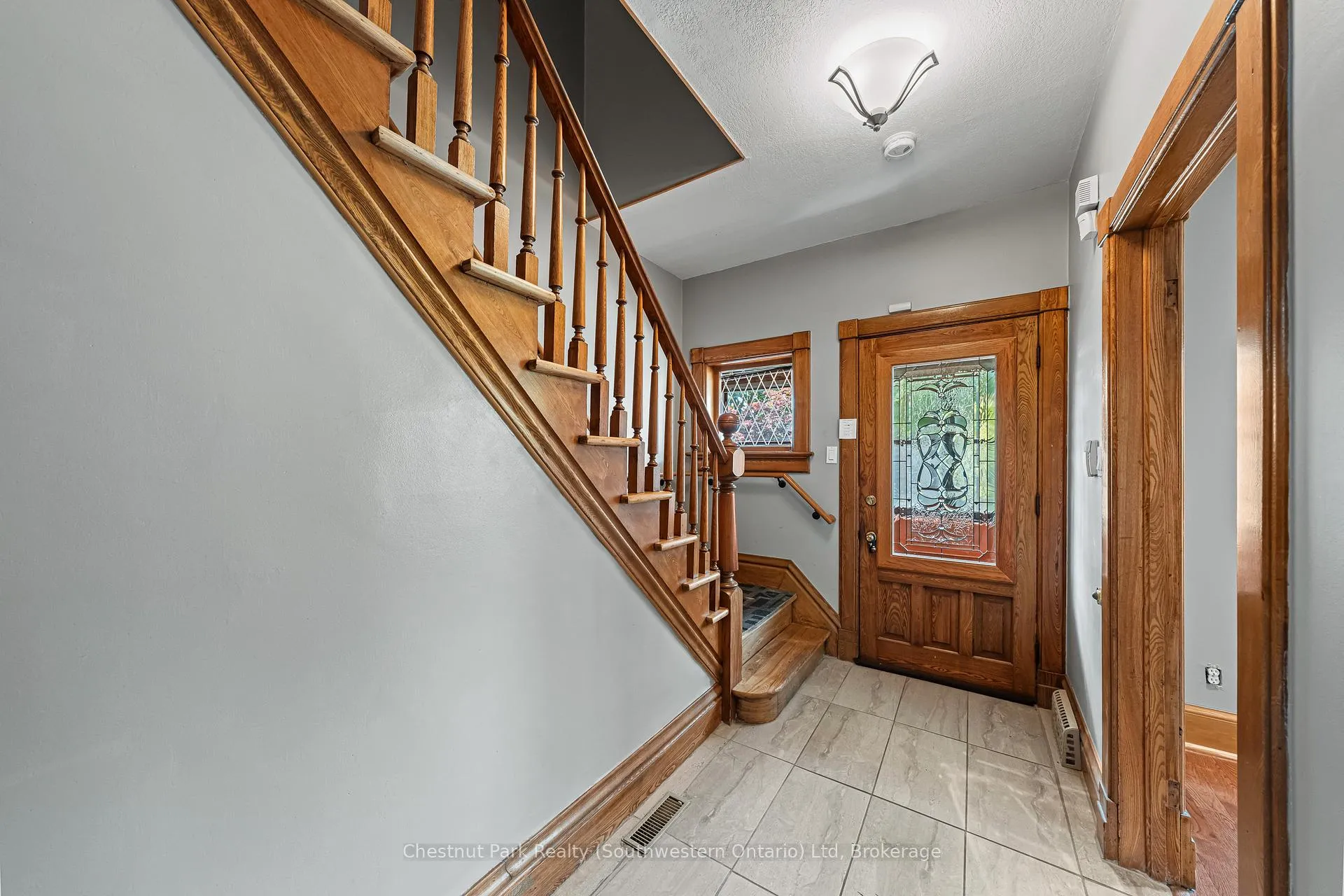 Photo 3 of 6 Theresa Street, Kitchener — HOMEH