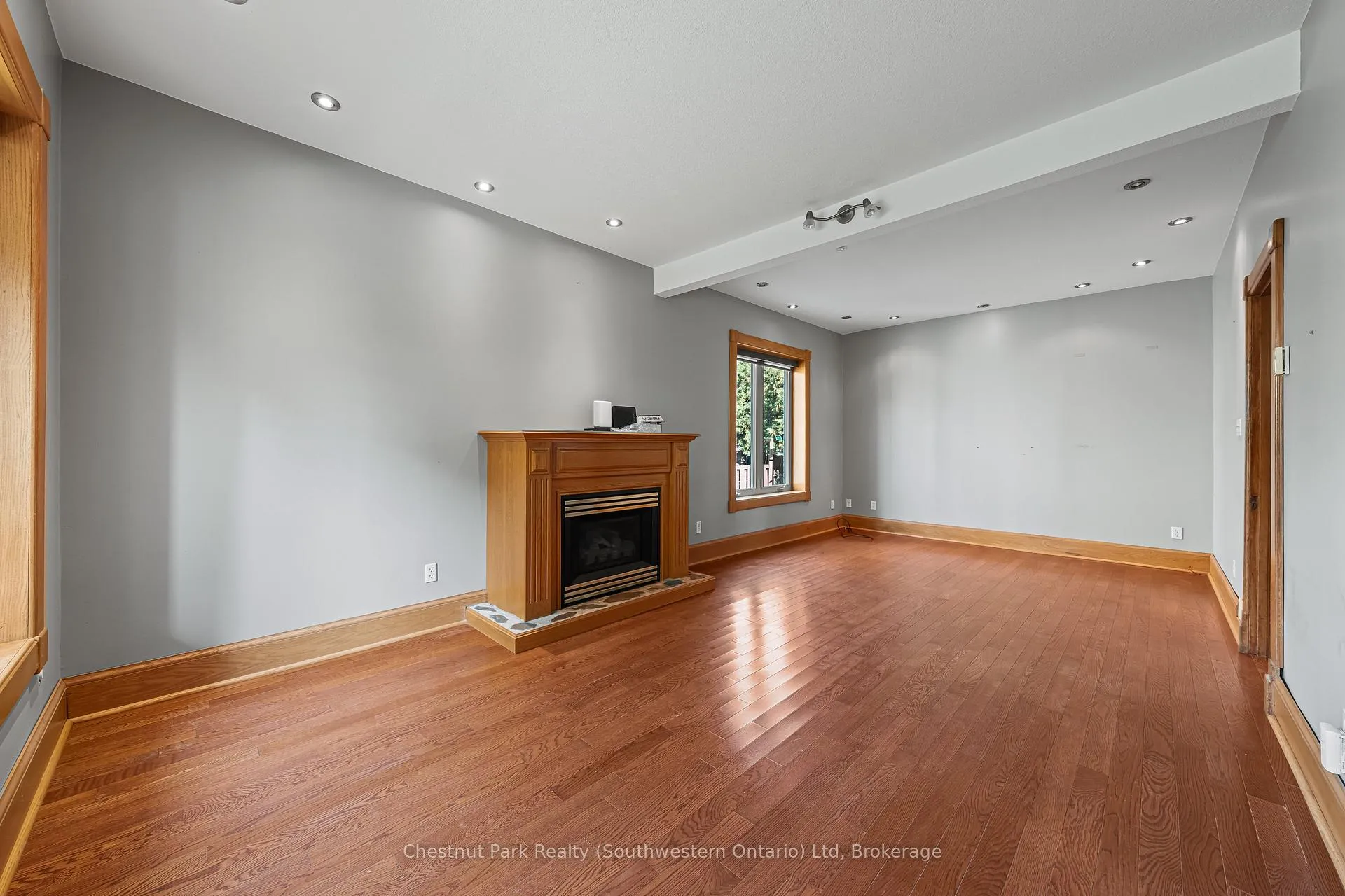 Photo 5 of 6 Theresa Street, Kitchener — HOMEH