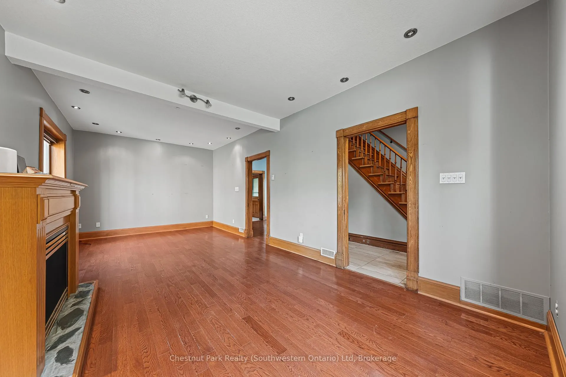 Photo 6 of 6 Theresa Street, Kitchener — HOMEH