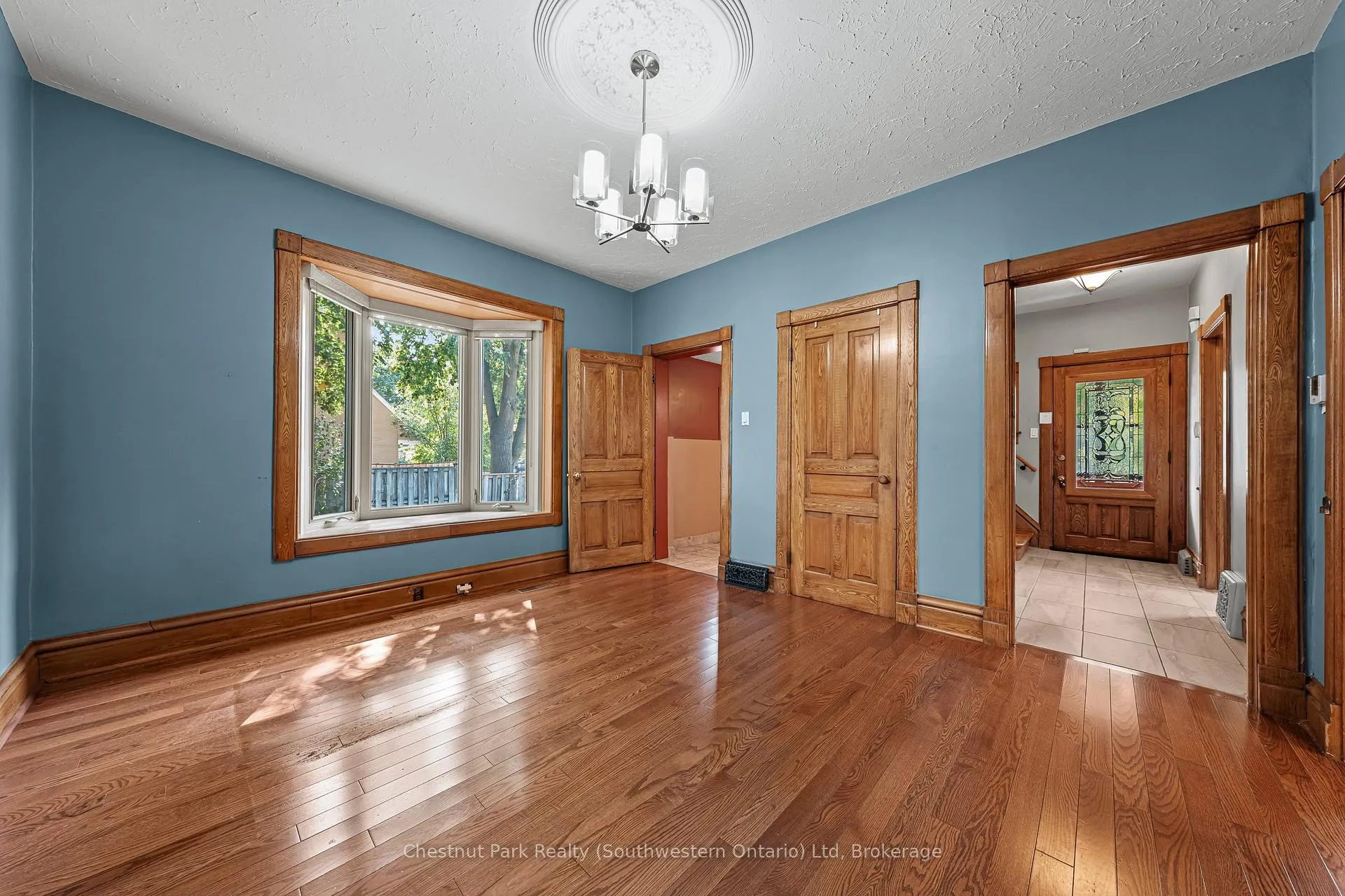 Photo 10 of 6 Theresa Street, Kitchener — HOMEH