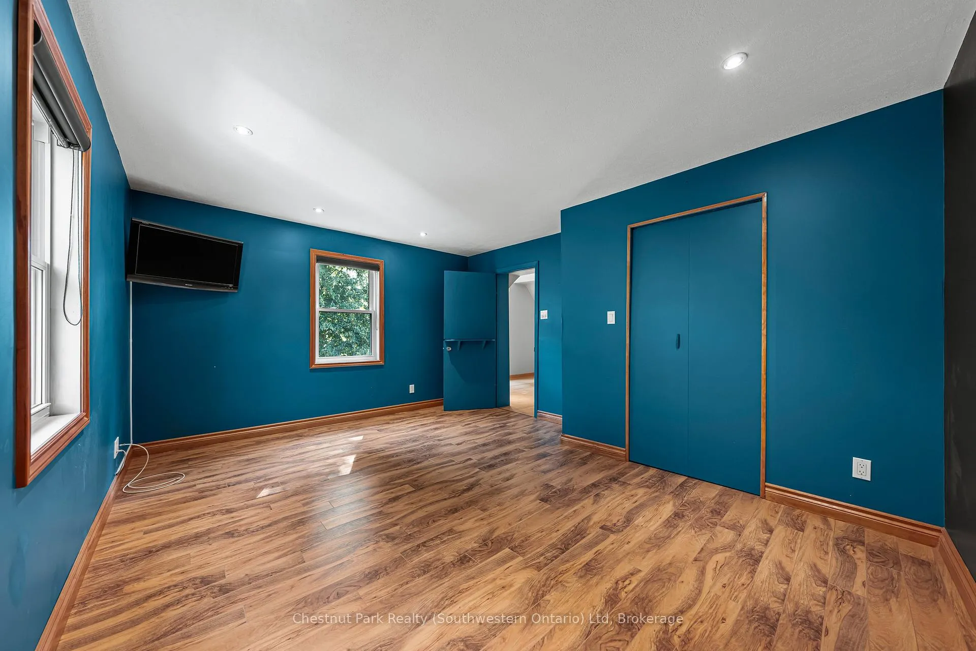 Photo 21 of 6 Theresa Street, Kitchener — HOMEH