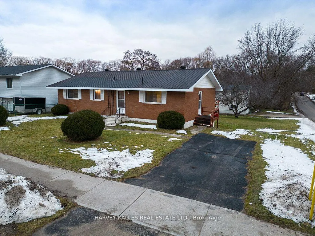 Photo 2 of 226 Weir Street, Clearview, Stayner — HOMEH