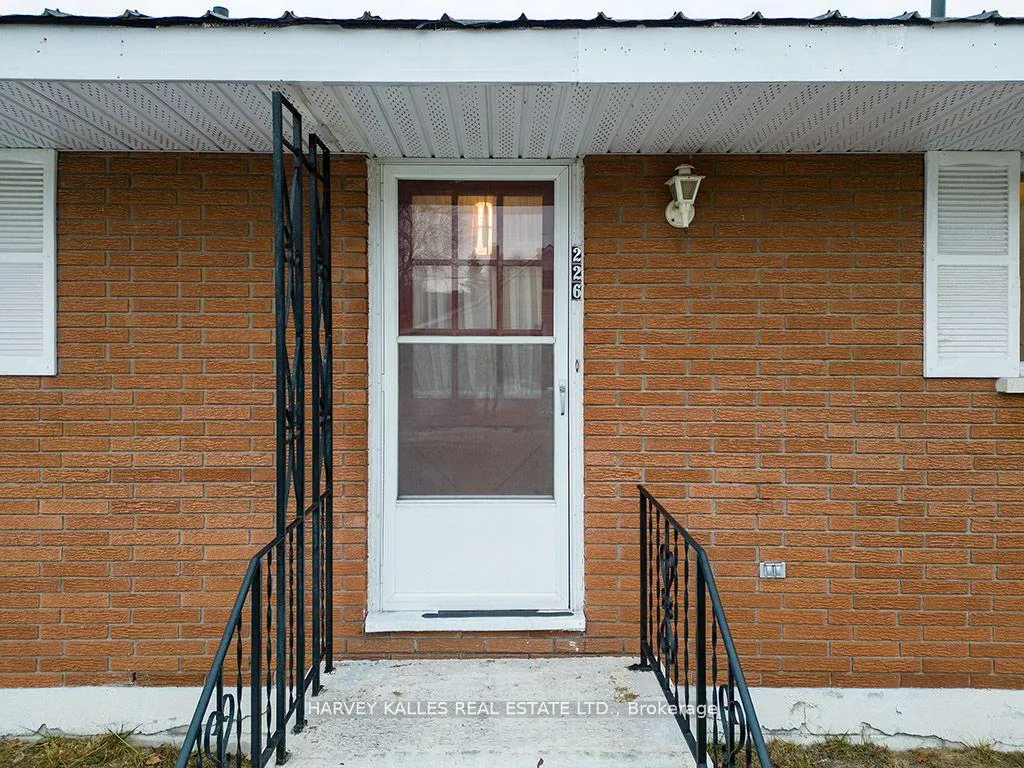Photo 3 of 226 Weir Street, Clearview, Stayner — HOMEH
