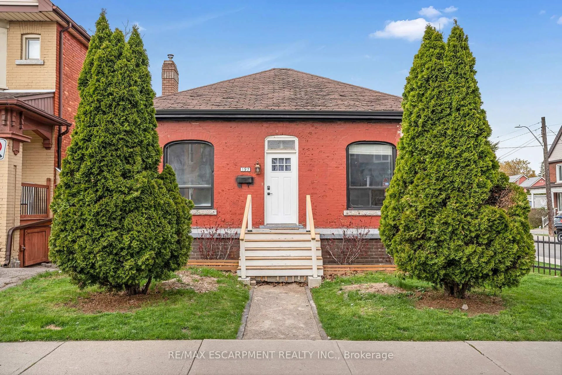 Photo 2 of 197 Emerald Street N, Hamilton, Landsdale — HOMEH