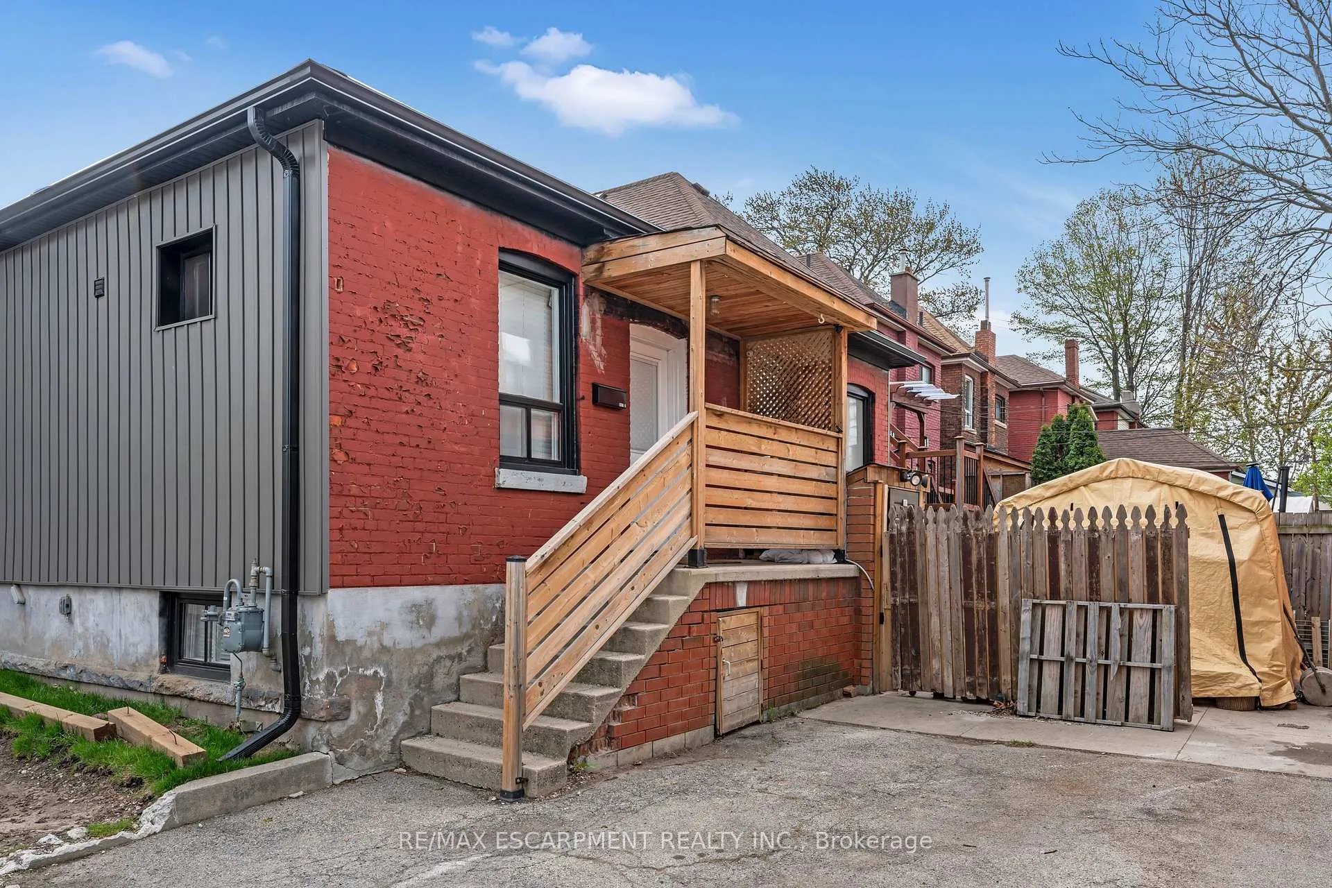 Photo 5 of 197 Emerald Street N, Hamilton, Landsdale — HOMEH