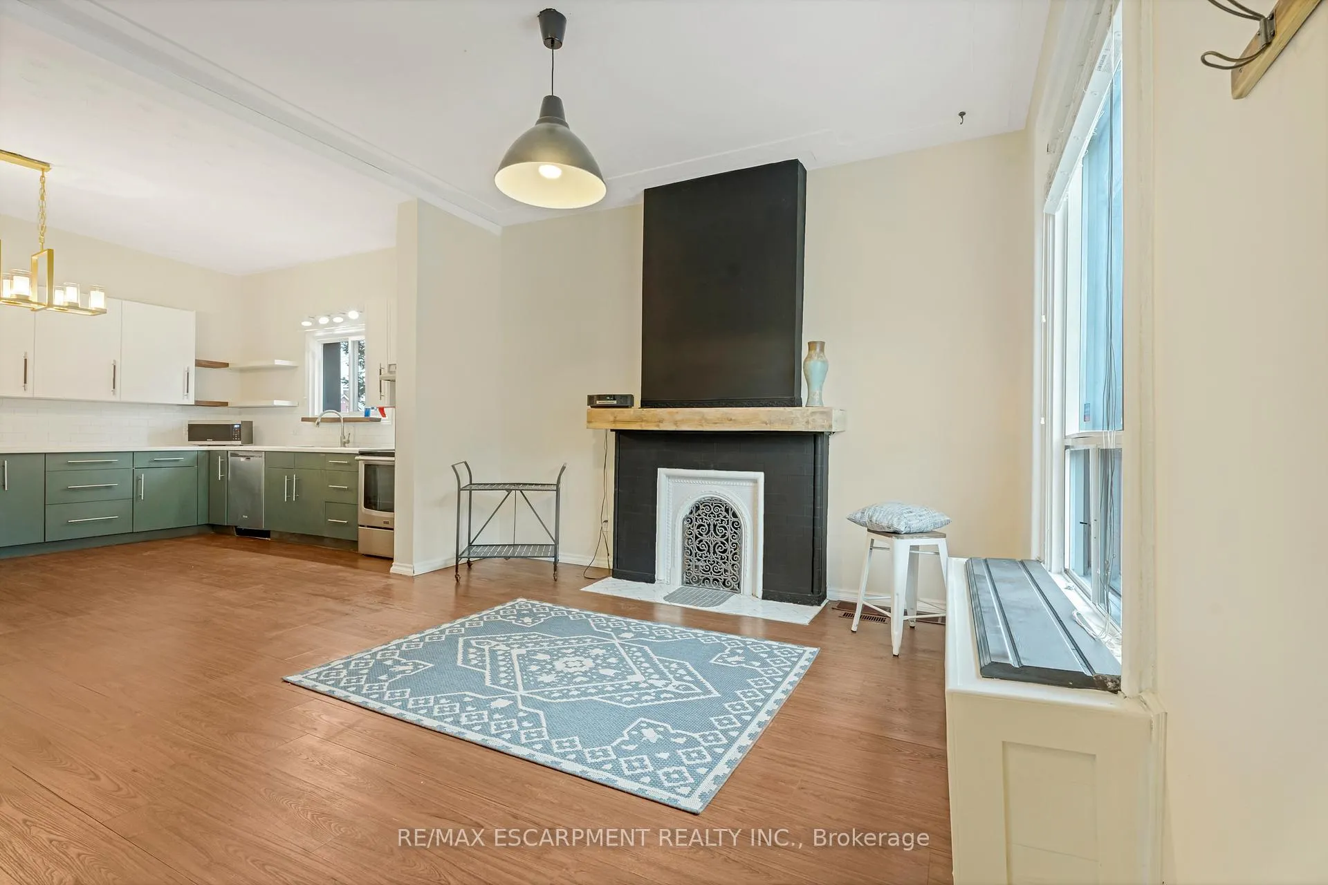 Photo 10 of 197 Emerald Street N, Hamilton, Landsdale — HOMEH