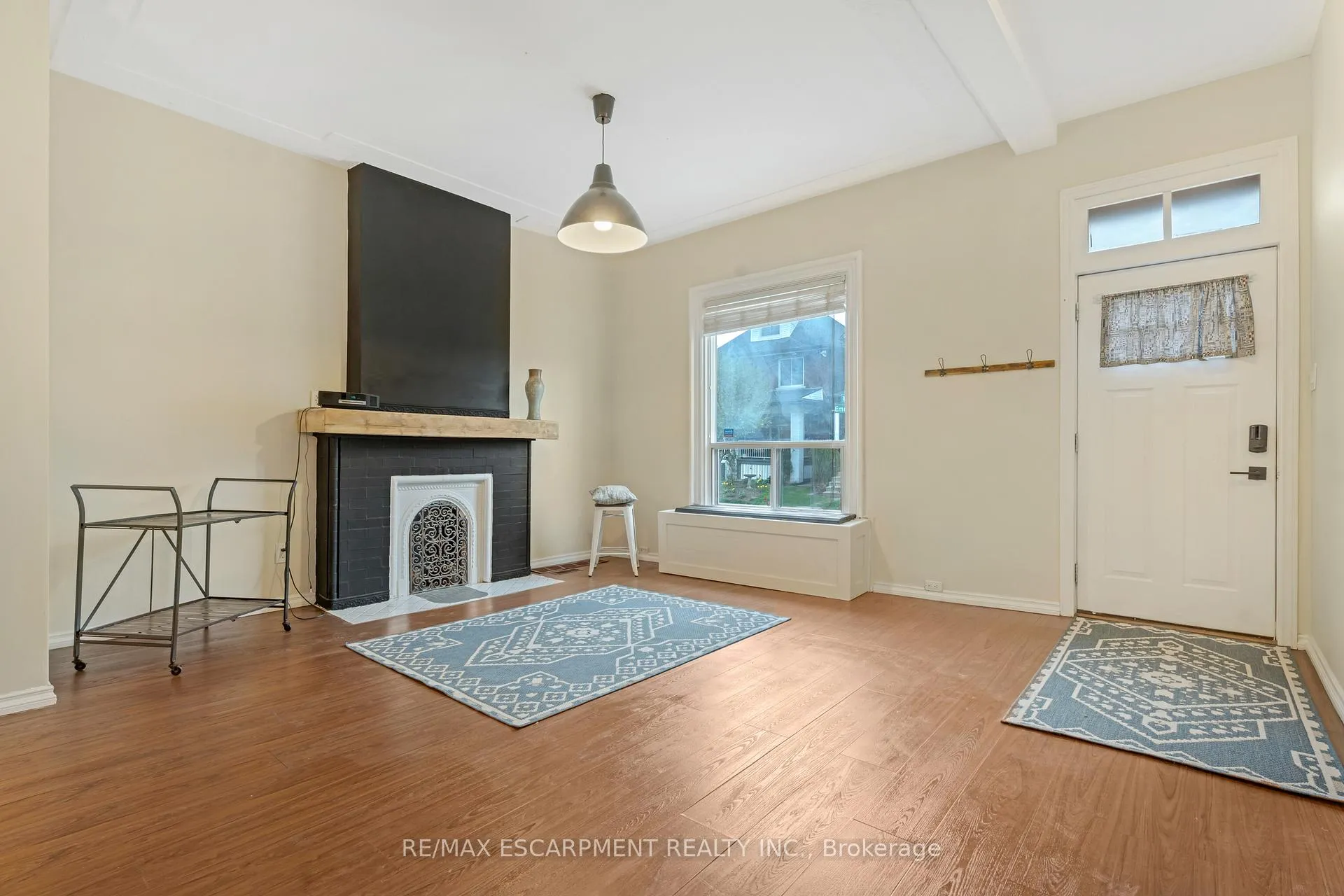 Photo 11 of 197 Emerald Street N, Hamilton, Landsdale — HOMEH