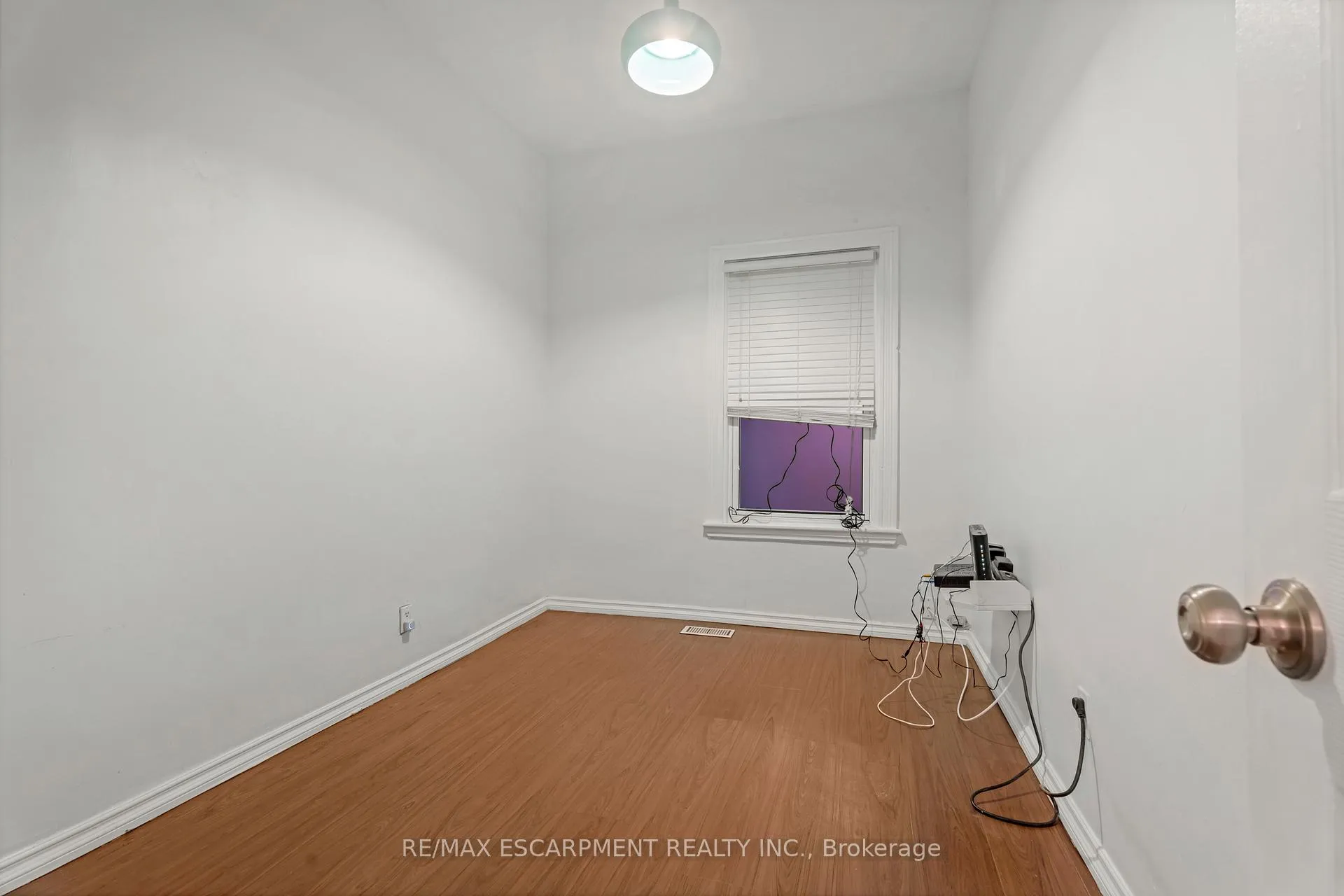 Photo 15 of 197 Emerald Street N, Hamilton, Landsdale — HOMEH