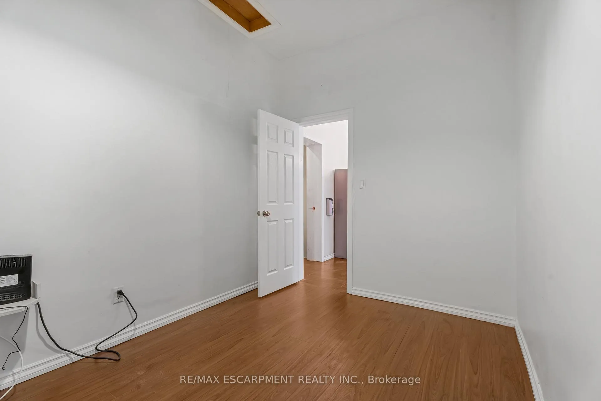 Photo 16 of 197 Emerald Street N, Hamilton, Landsdale — HOMEH