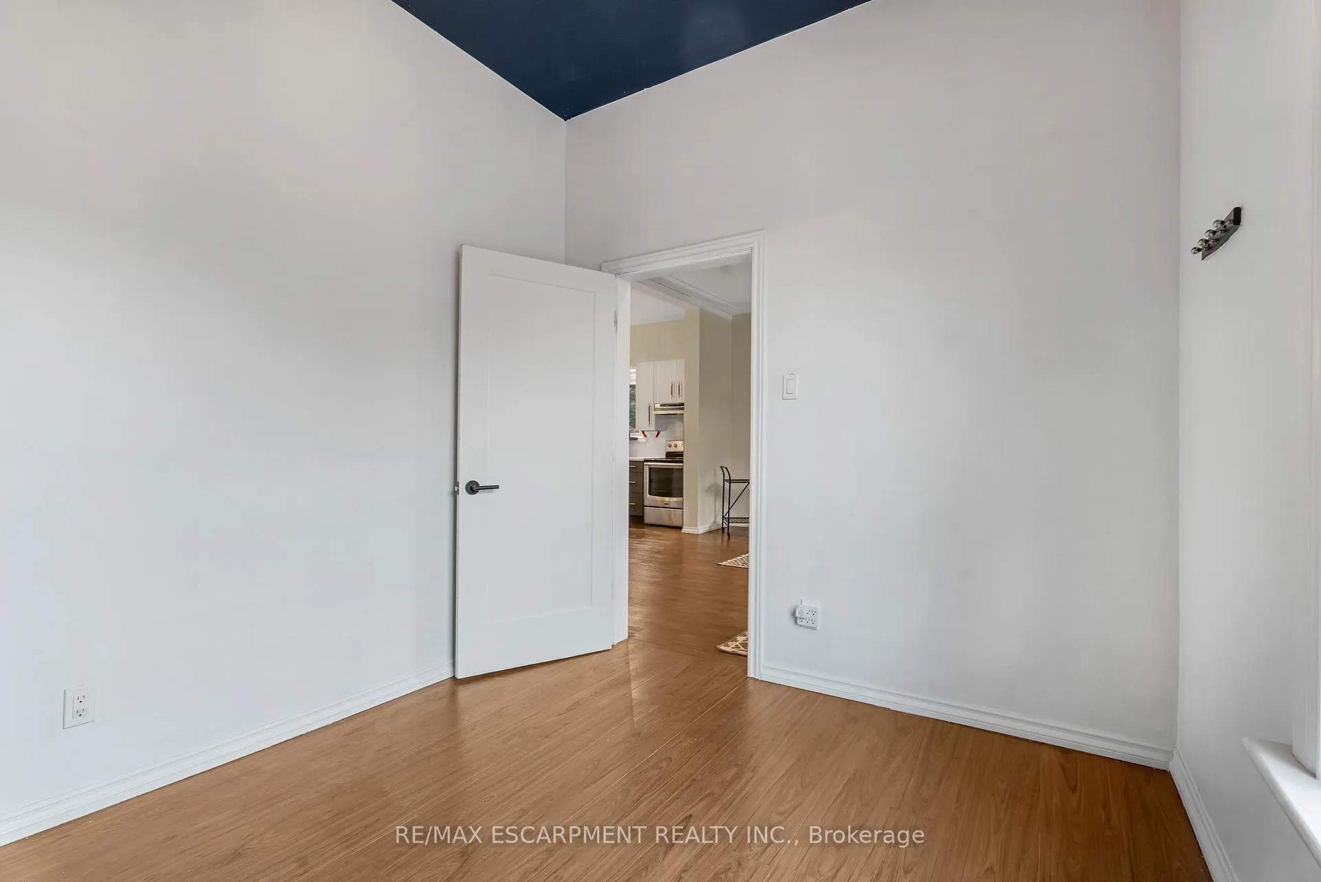 Photo 21 of 197 Emerald Street N, Hamilton, Landsdale — HOMEH