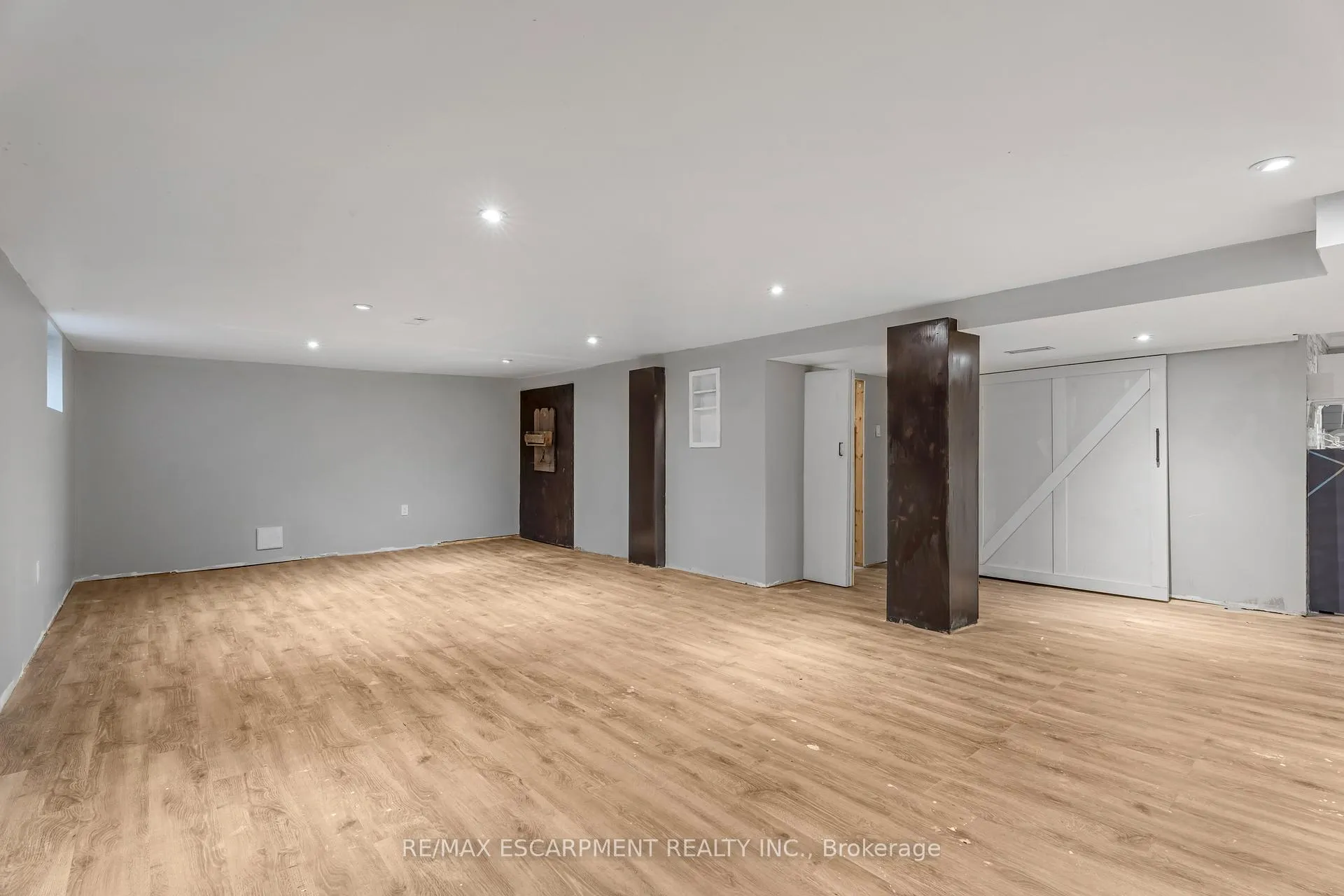 Photo 26 of 197 Emerald Street N, Hamilton, Landsdale — HOMEH
