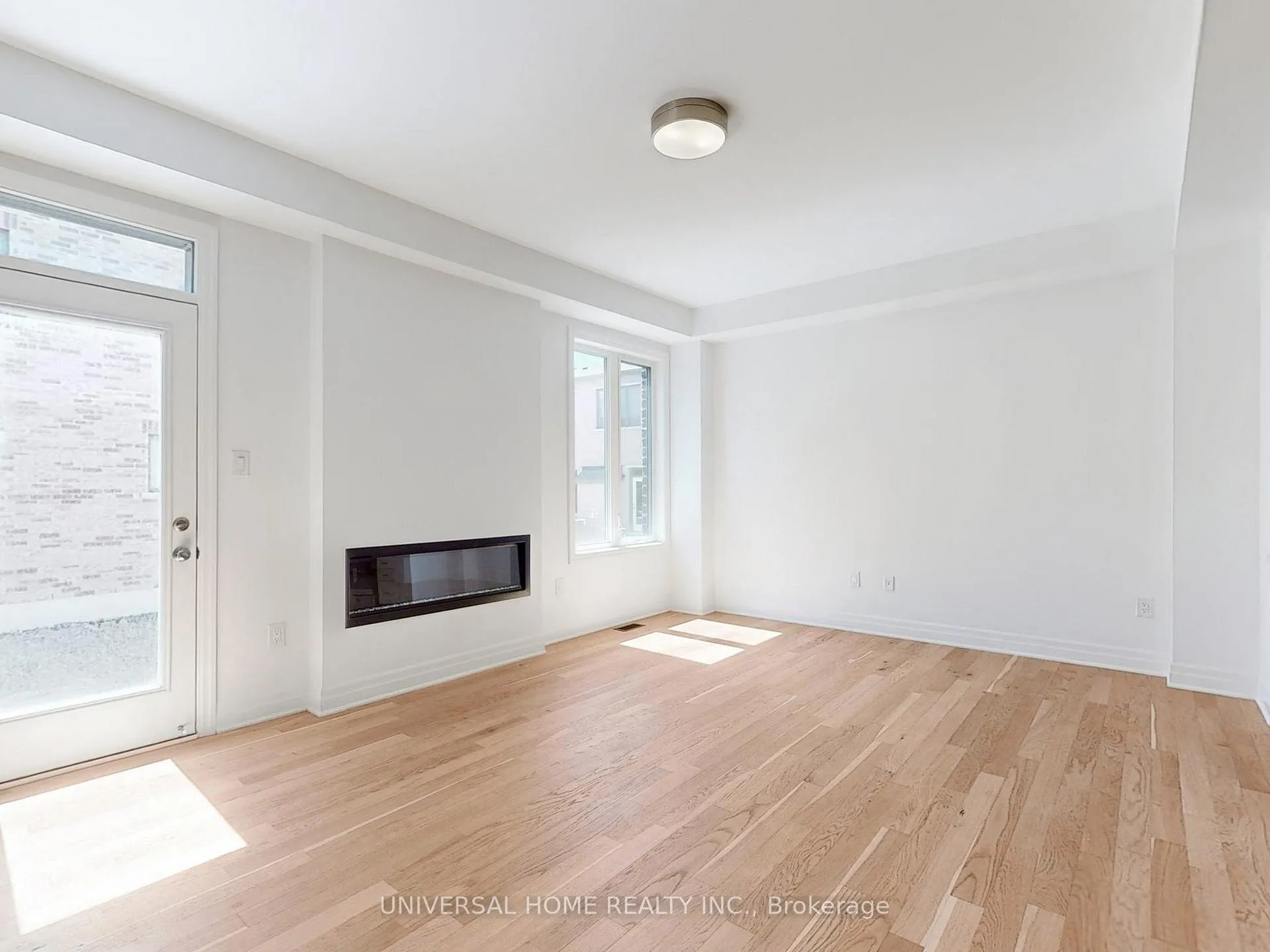 Photo 4 of 29 Berczy Manor Crescent, Markham, Victoria Square — HOMEH