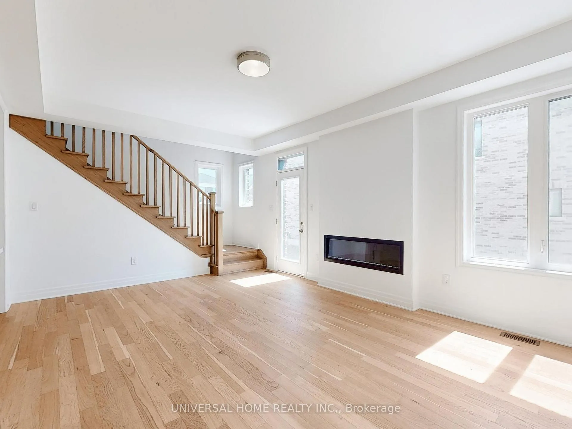 Photo 8 of 29 Berczy Manor Crescent, Markham, Victoria Square — HOMEH