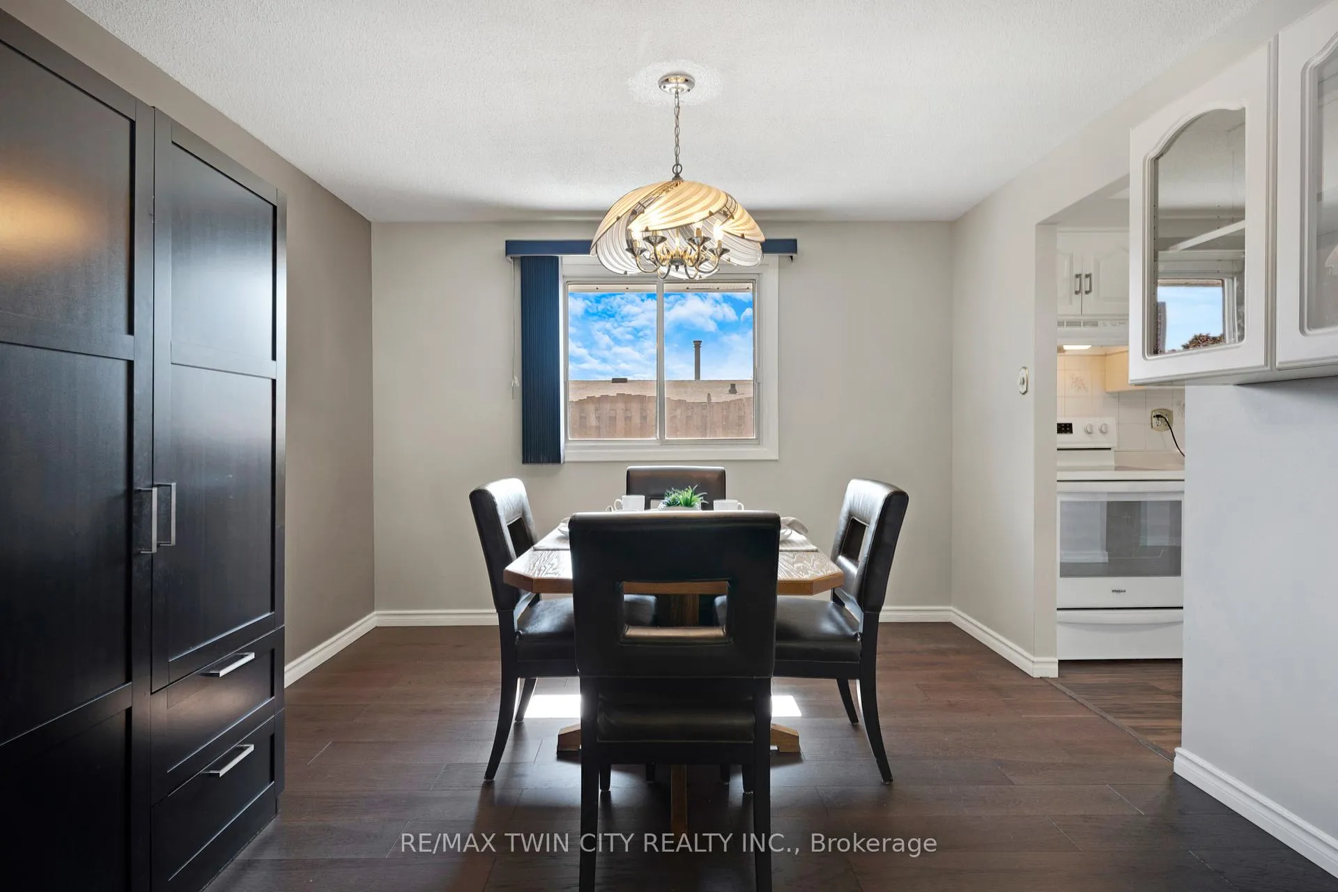 Photo 11 of 71 Pepperwood Crescent, Kitchener — HOMEH