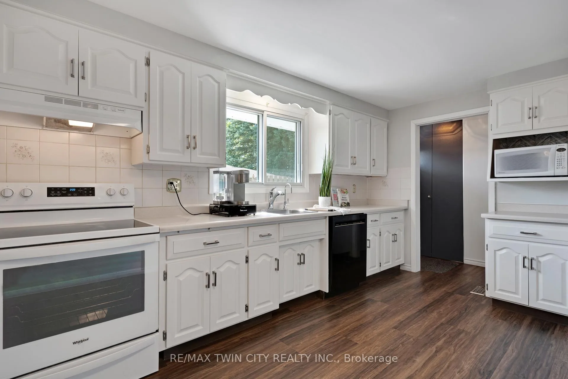 Photo 15 of 71 Pepperwood Crescent, Kitchener — HOMEH