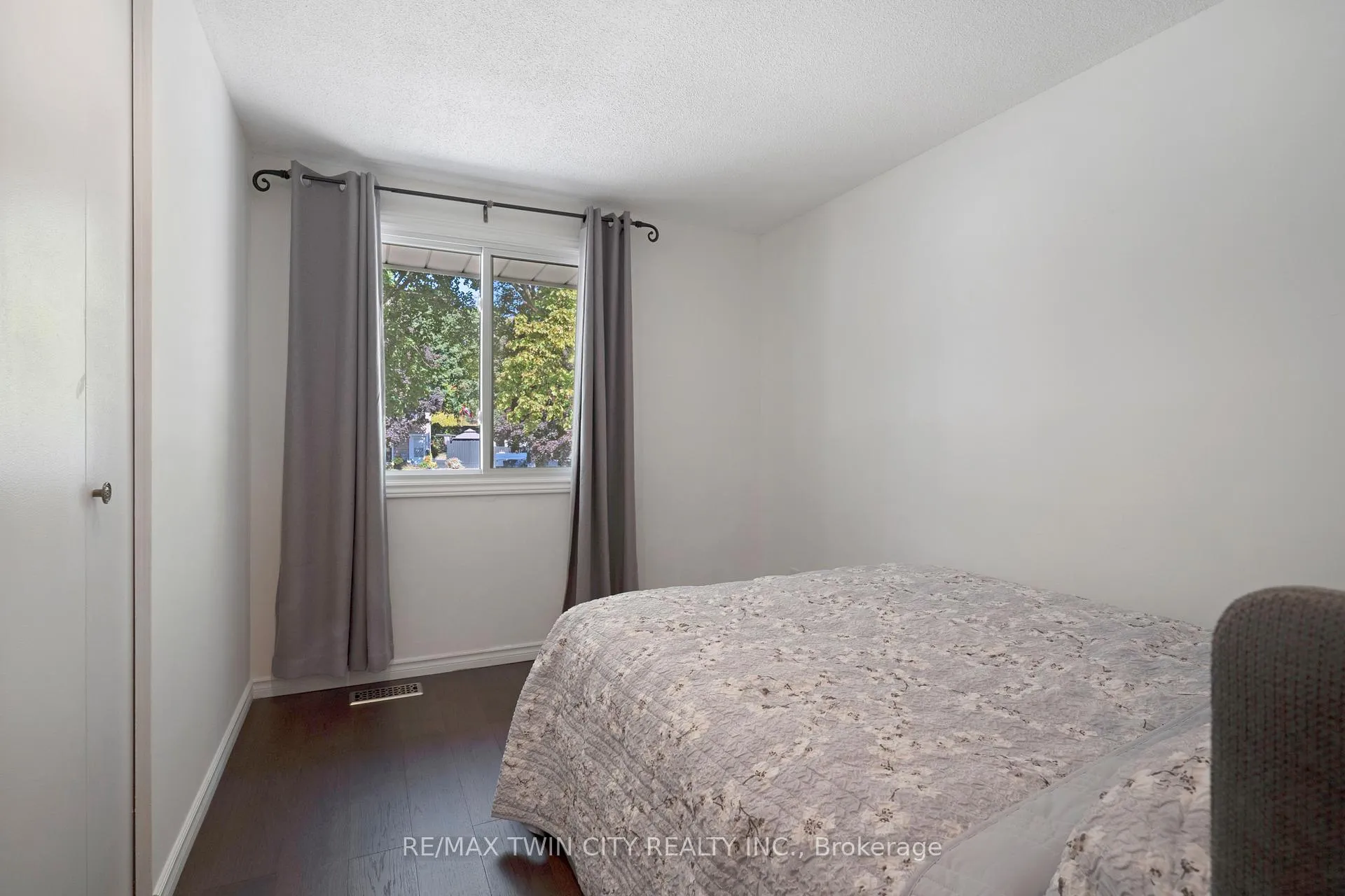 Photo 20 of 71 Pepperwood Crescent, Kitchener — HOMEH