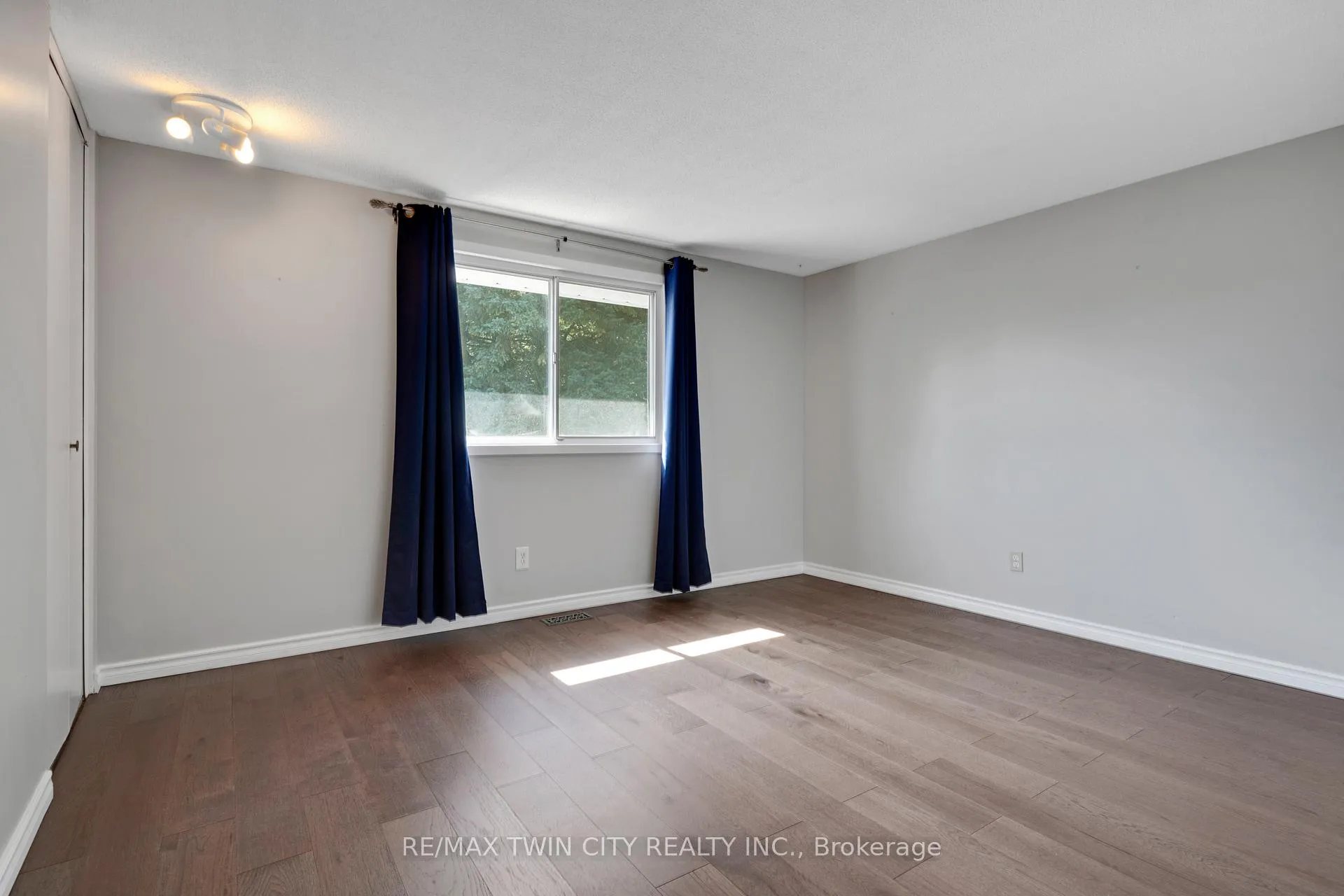 Photo 24 of 71 Pepperwood Crescent, Kitchener — HOMEH
