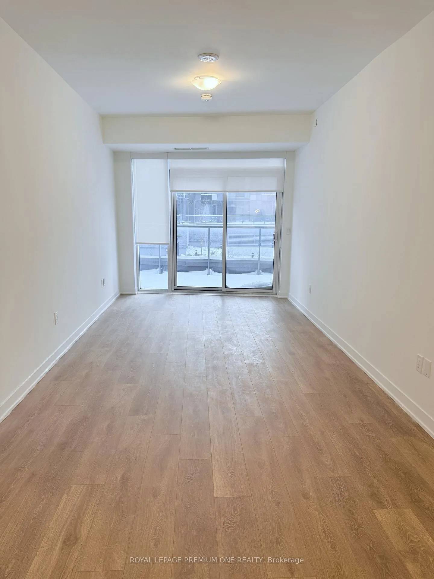 Photo 6 of Unit 302, 474 Caldari Road E, Vaughan, Concord — HOMEH