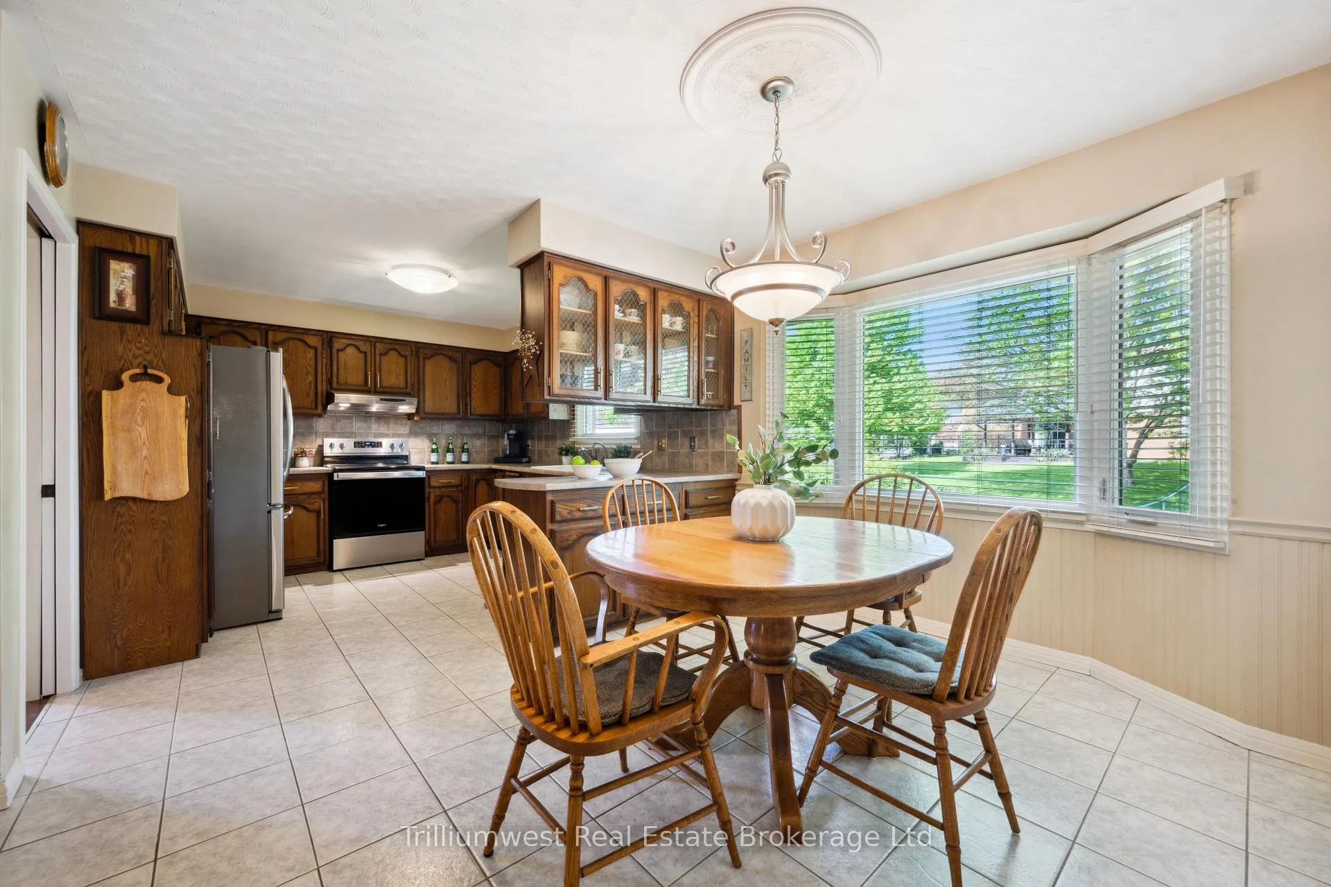 Photo 13 of 291 Faraday Court, Waterloo — HOMEH