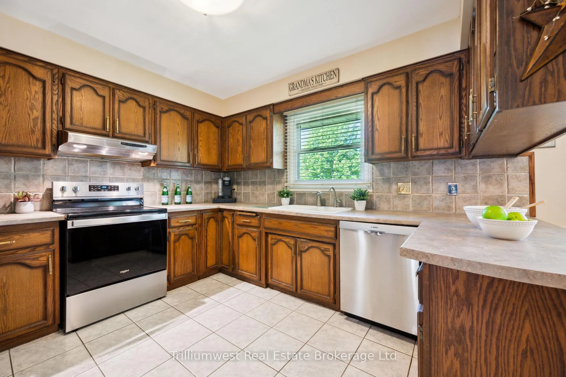 Photo 14 of 291 Faraday Court, Waterloo — HOMEH