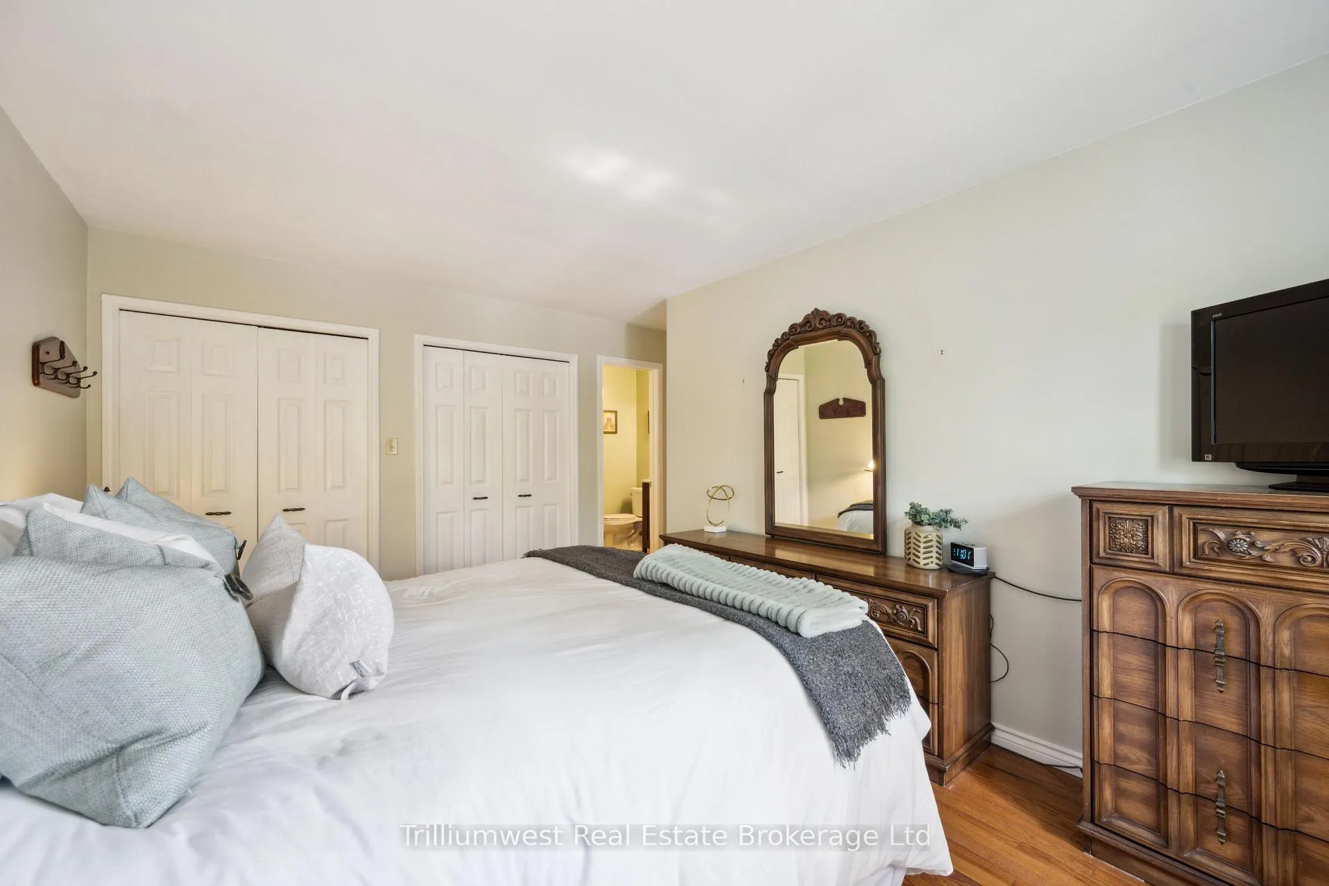 Photo 22 of 291 Faraday Court, Waterloo — HOMEH