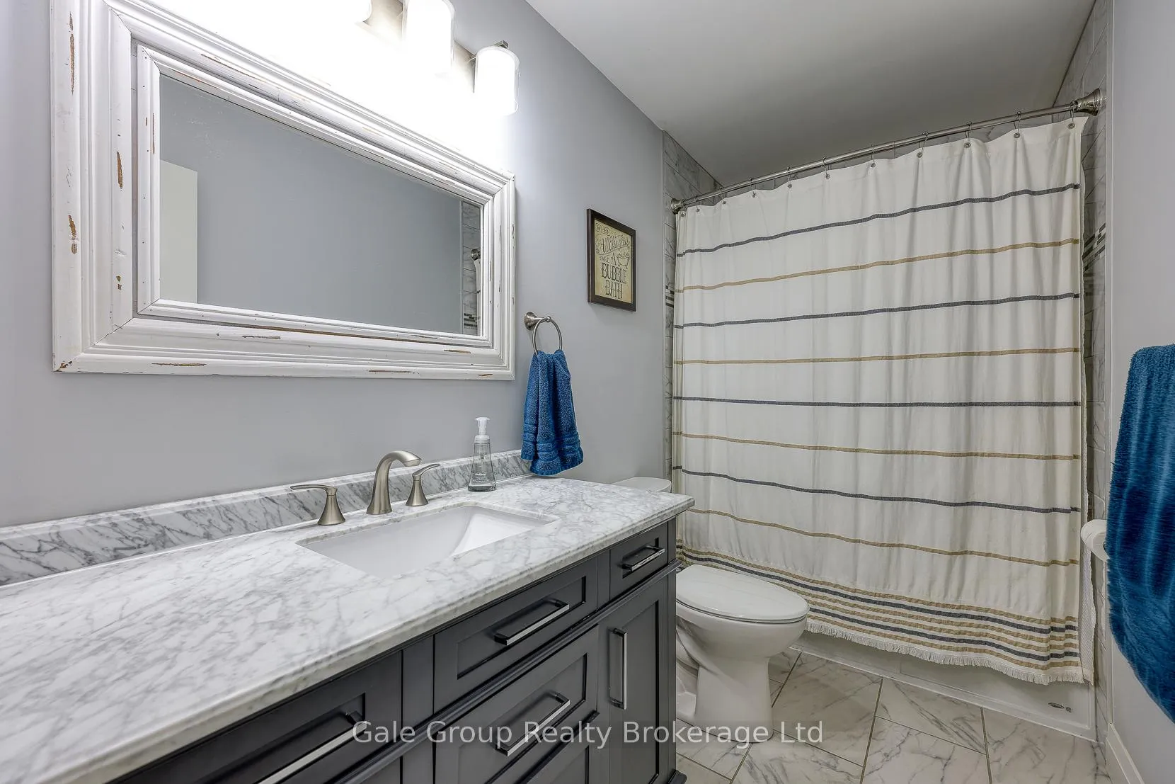 Photo 19 of 435 Queen Street, Lucan Biddulph, Granton — HOMEH