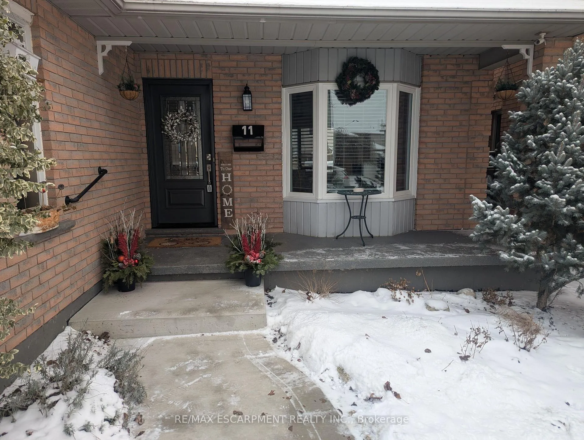 Photo 2 of 11 Jacqueline Boulevard, Hamilton, Allison — HOMEH